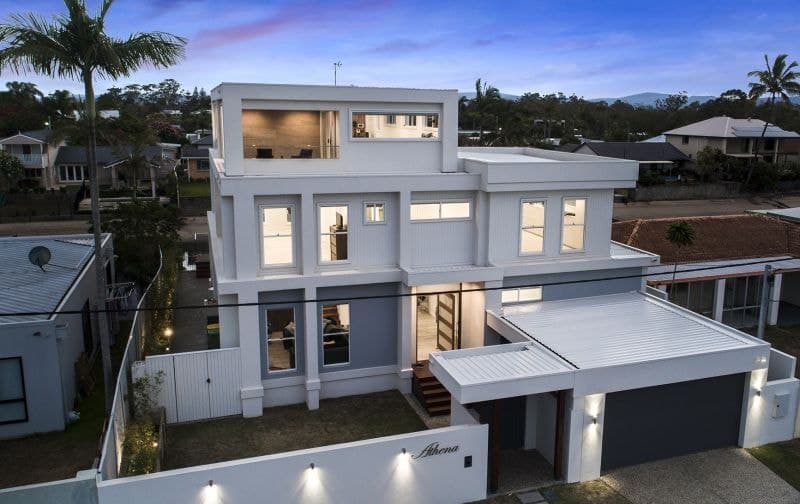 6 Costa Court, Broadbeach Waters - Image 1