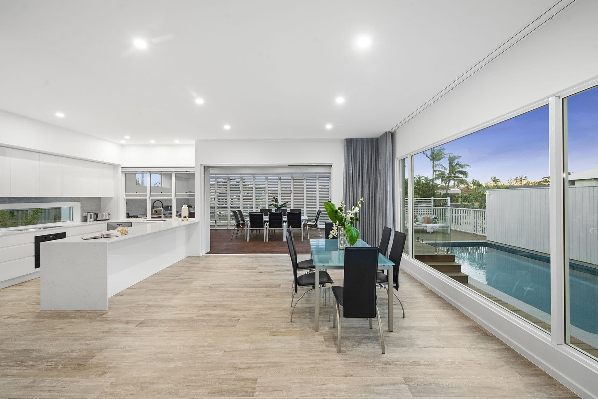 6 Costa Court, Broadbeach Waters - Thumbnail 5