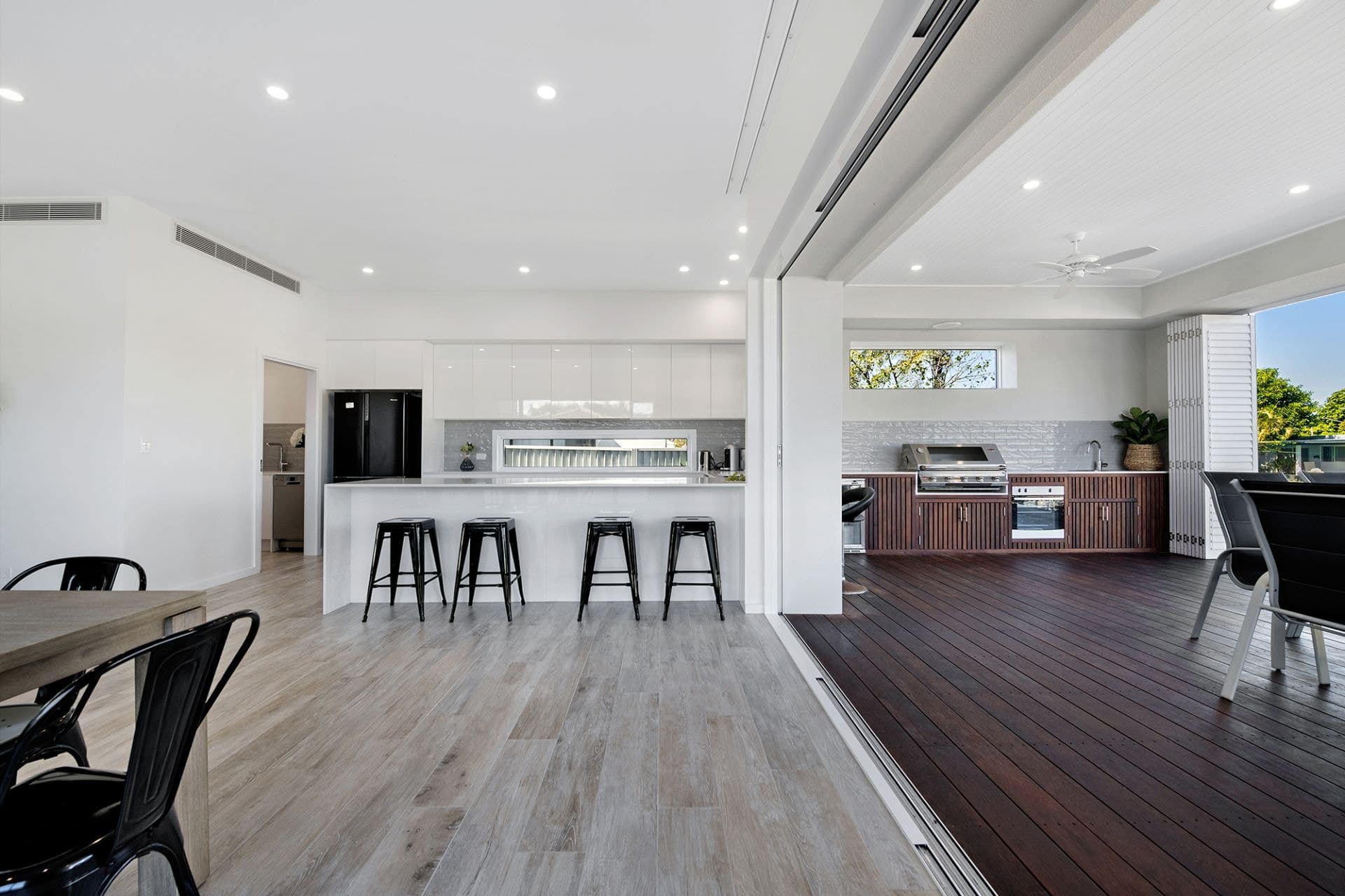 6 Costa Court, Broadbeach Waters - Thumbnail 7
