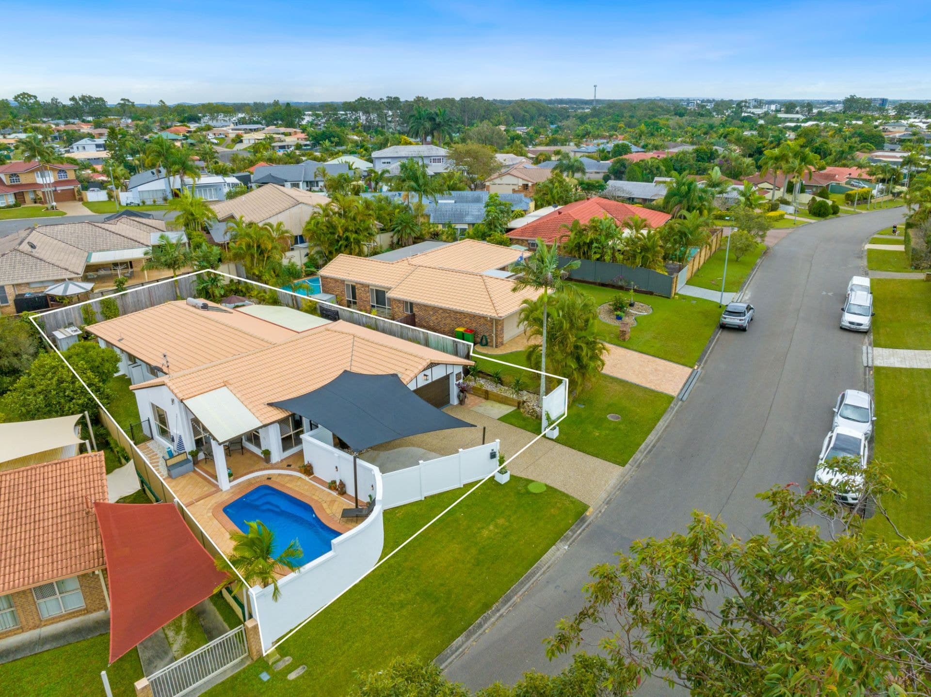 36 Clubhouse Drive, Arundel - Image 1