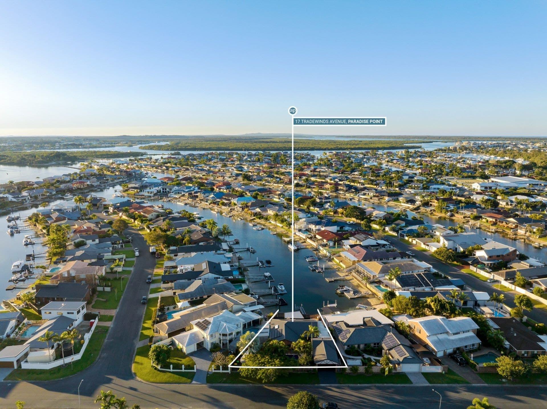 17 Tradewinds Avenue, Paradise Point - Image 1