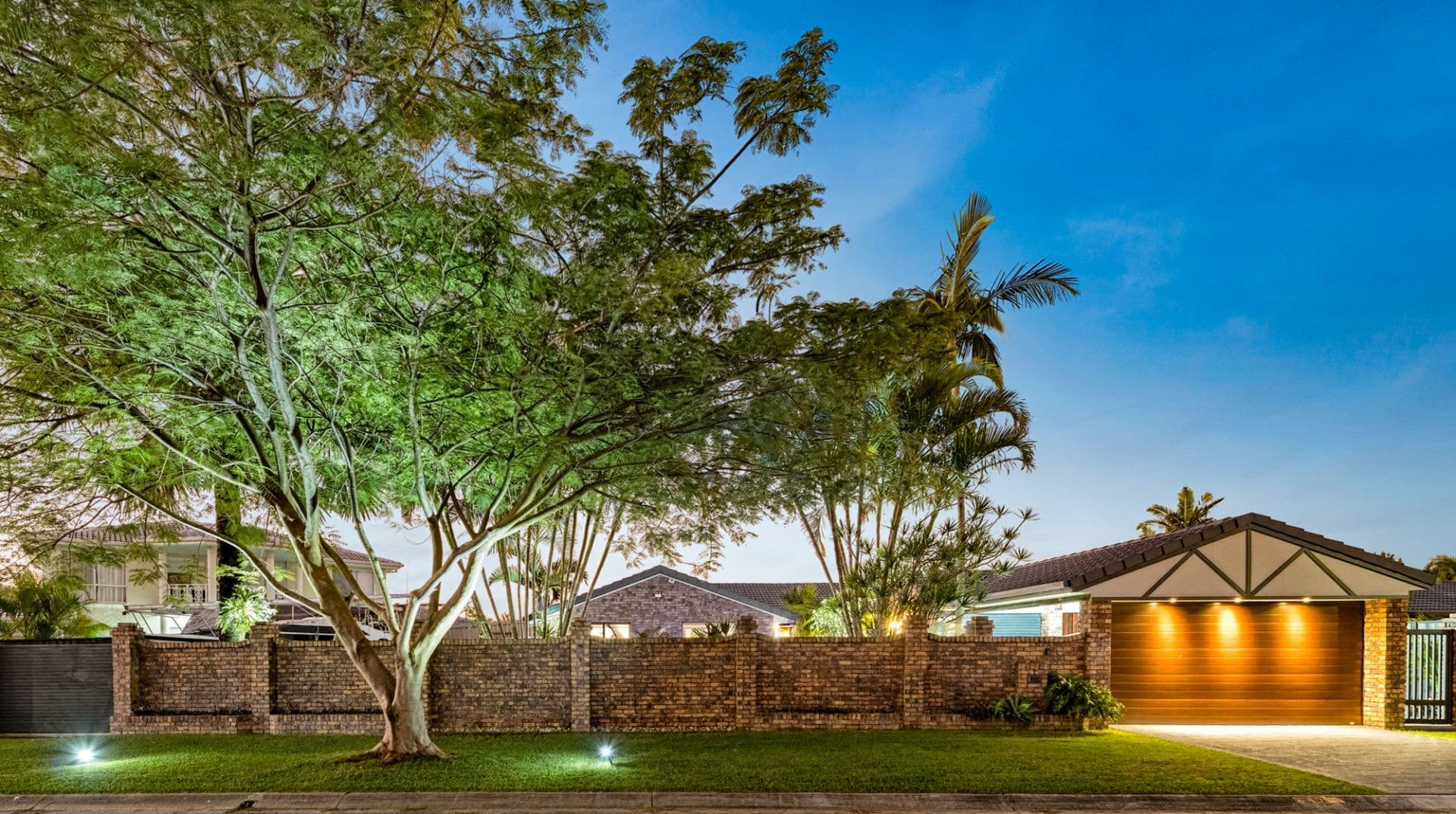 17 Tradewinds Avenue, Paradise Point - Thumbnail 4