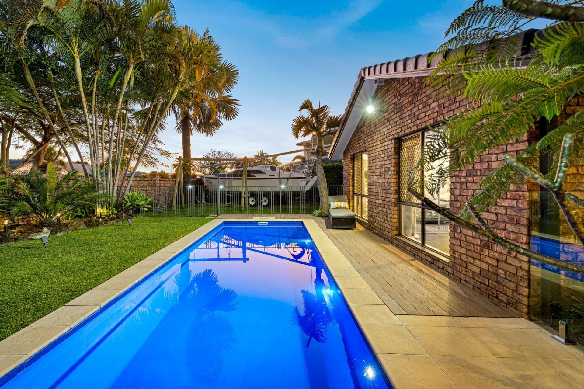 17 Tradewinds Avenue, Paradise Point - Thumbnail 5