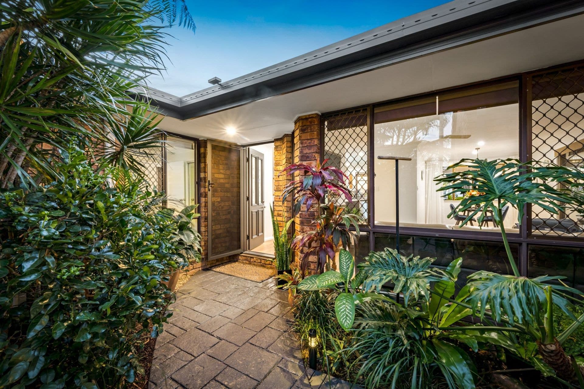 17 Tradewinds Avenue, Paradise Point - Thumbnail 7