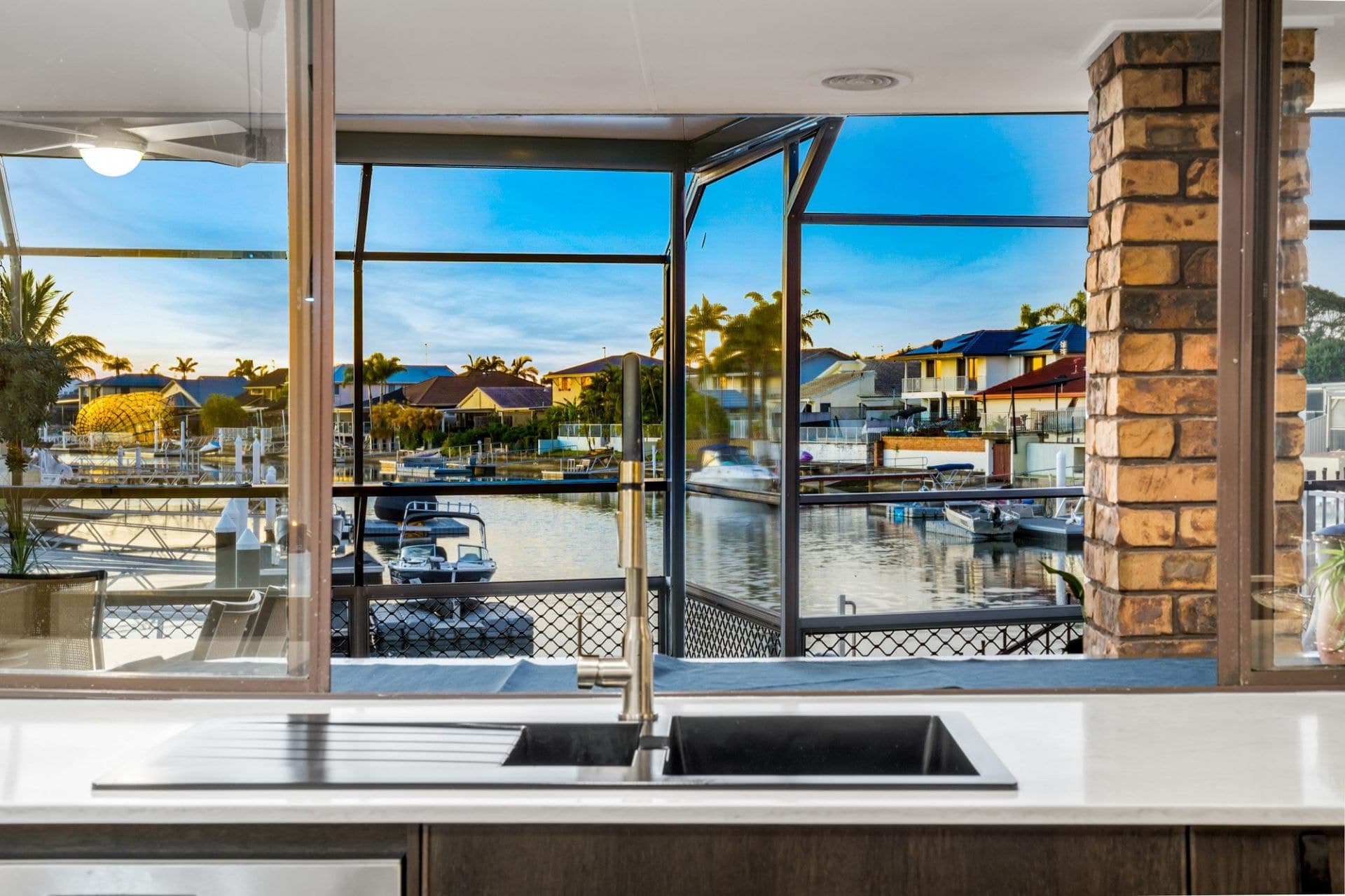 17 Tradewinds Avenue, Paradise Point - Thumbnail 8