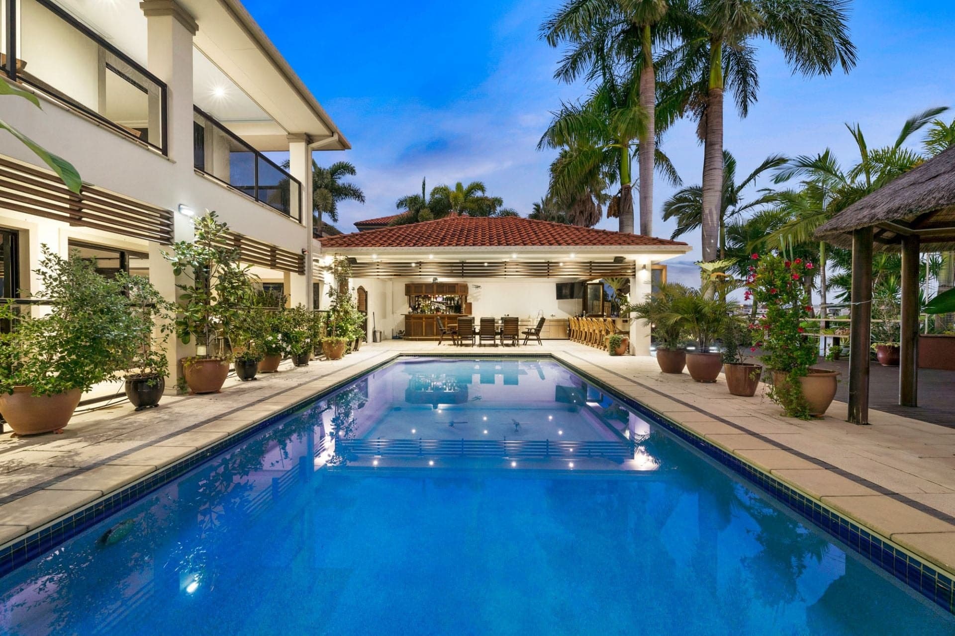 1656 Riverdale Drive, Hope Island - Thumbnail 2