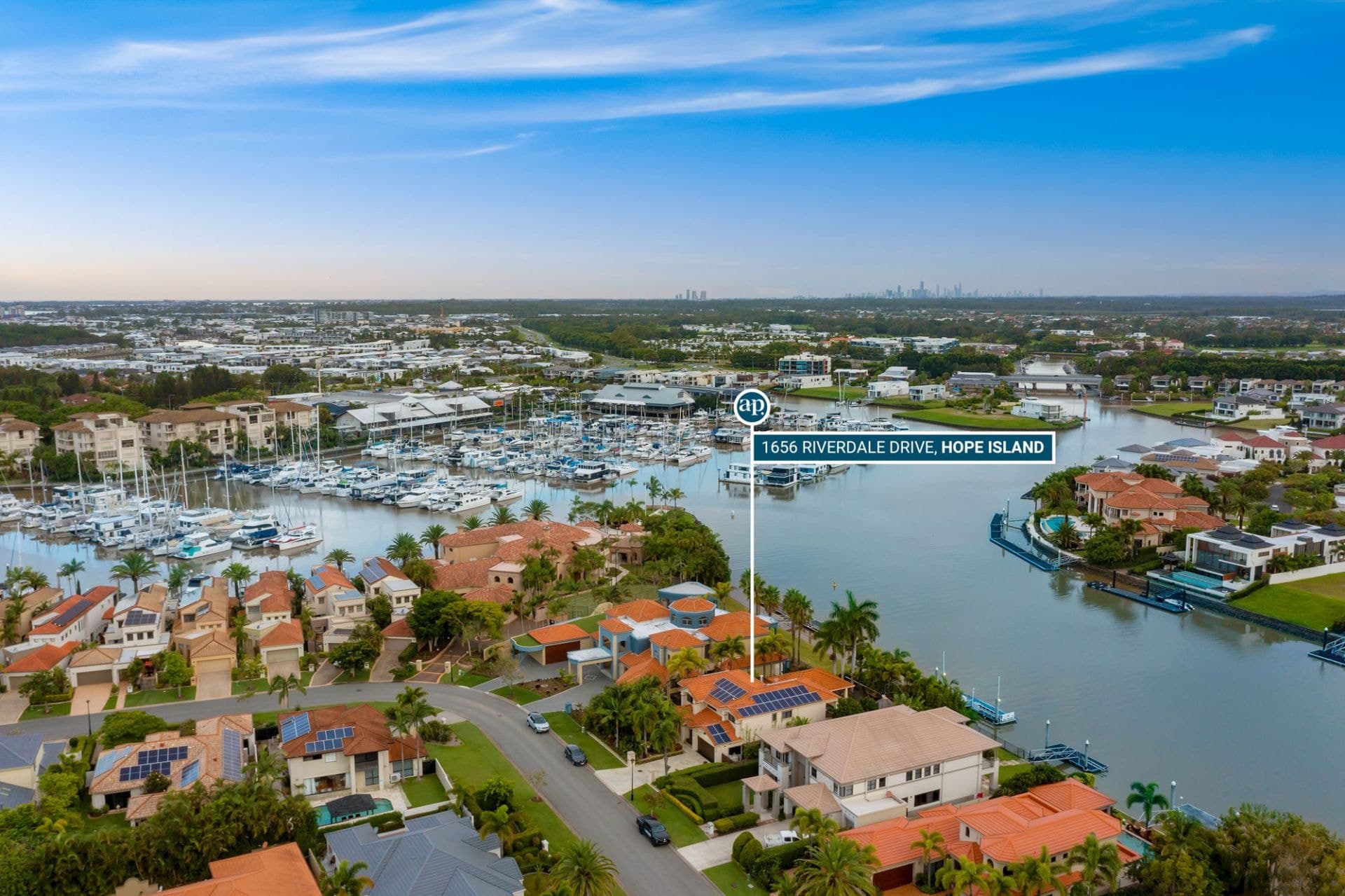 1656 Riverdale Drive, Hope Island - Thumbnail 3
