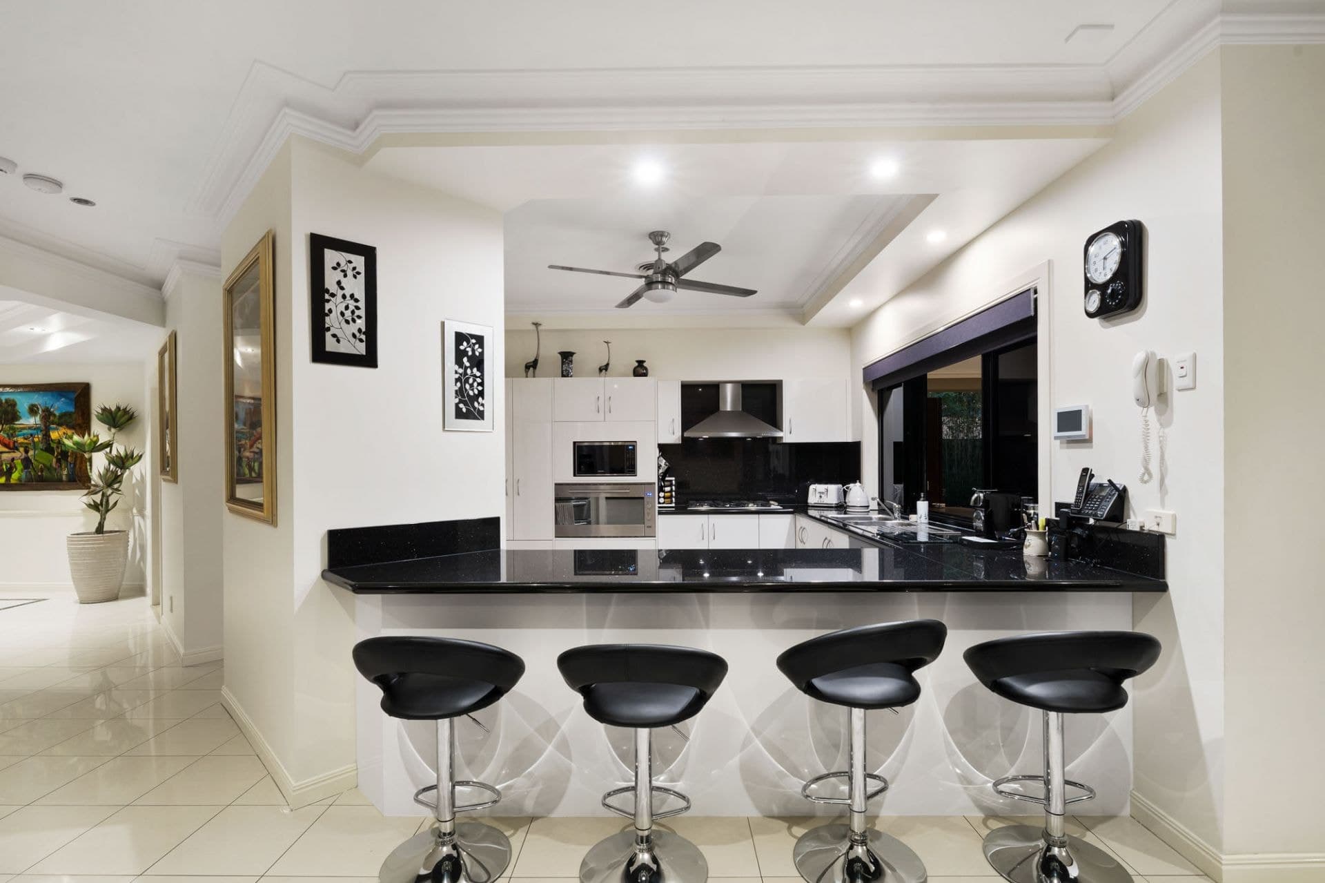 1656 Riverdale Drive, Hope Island - Thumbnail 7