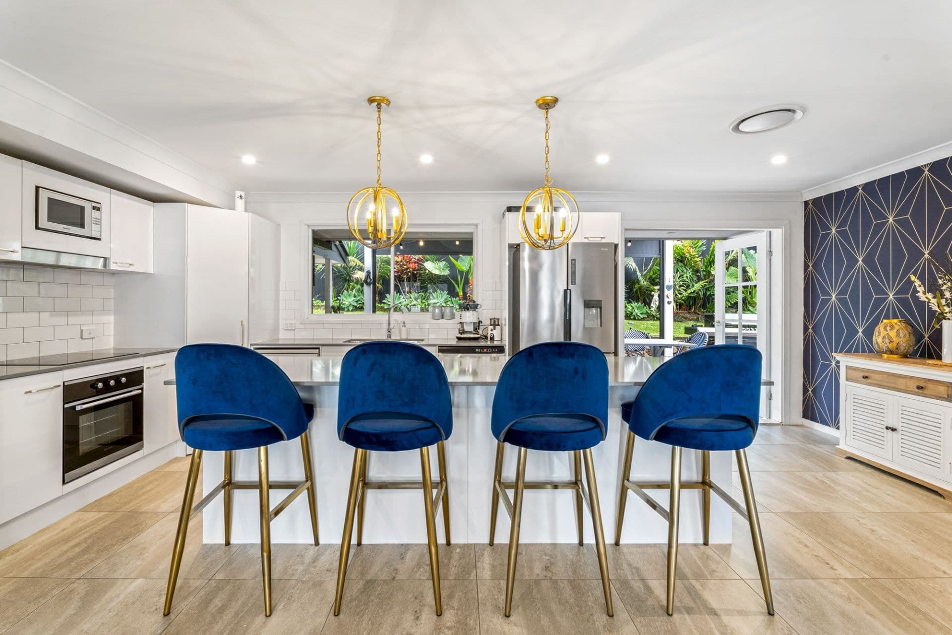 1 Daniel Crescent, Ashmore - Thumbnail 2