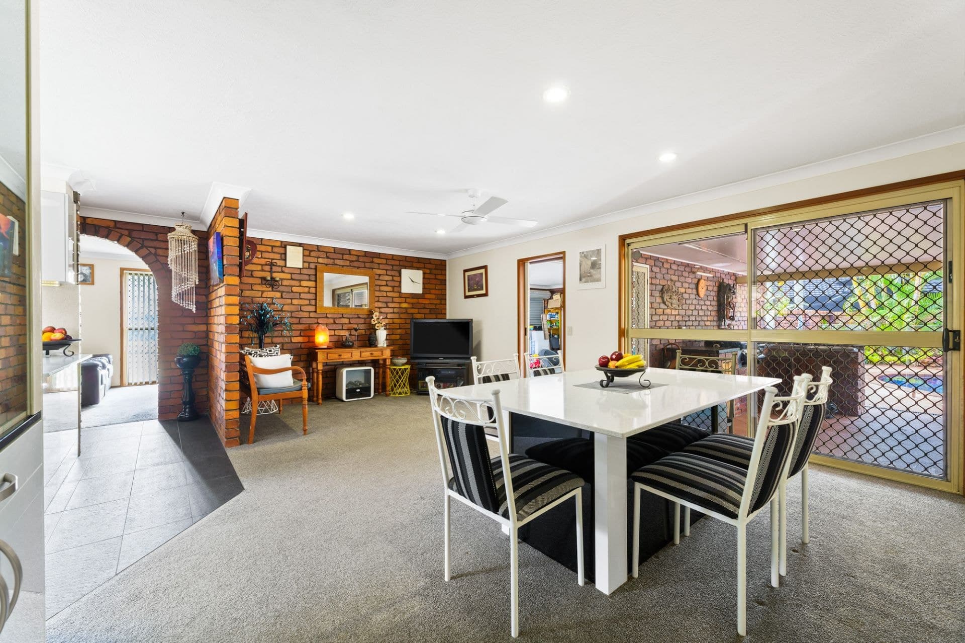 4 Gladiolus Court, Hollywell - Thumbnail 4