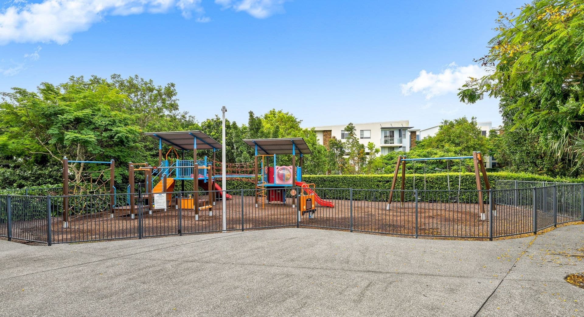912/66 Sickle Avenue, Hope Island - Image 1