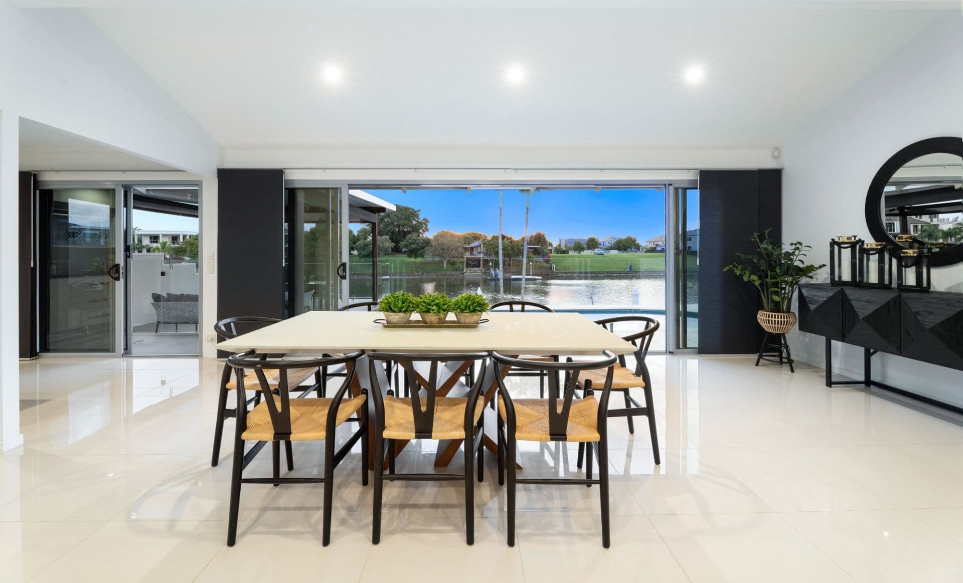48 River Crescent, Broadbeach Waters - Thumbnail 6