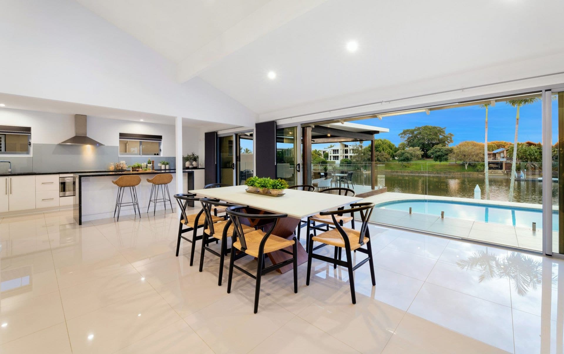 48 River Crescent, Broadbeach Waters - Thumbnail 8