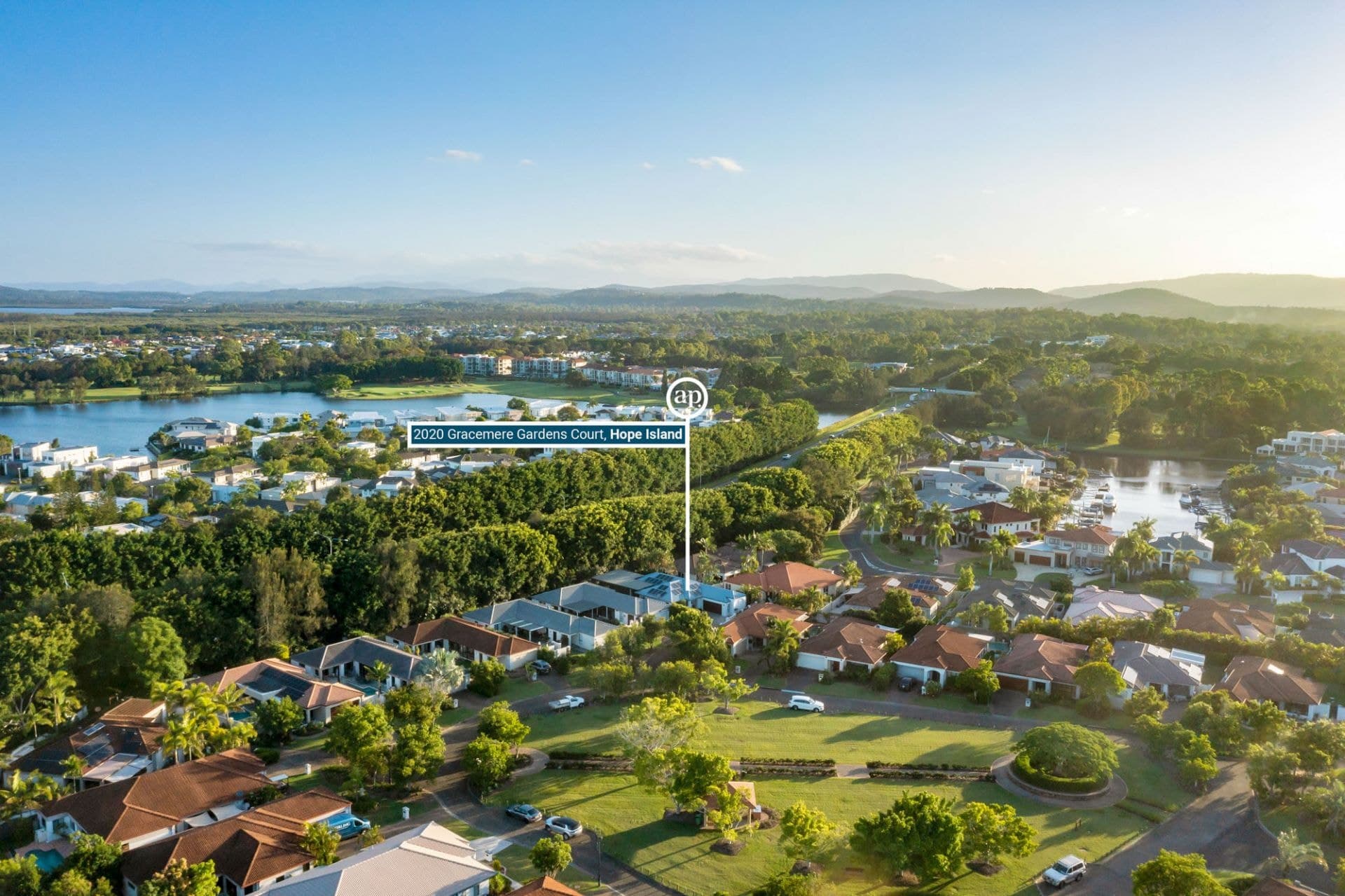 2020 Gracemere Gardens Circuit, Hope Island - Thumbnail 3