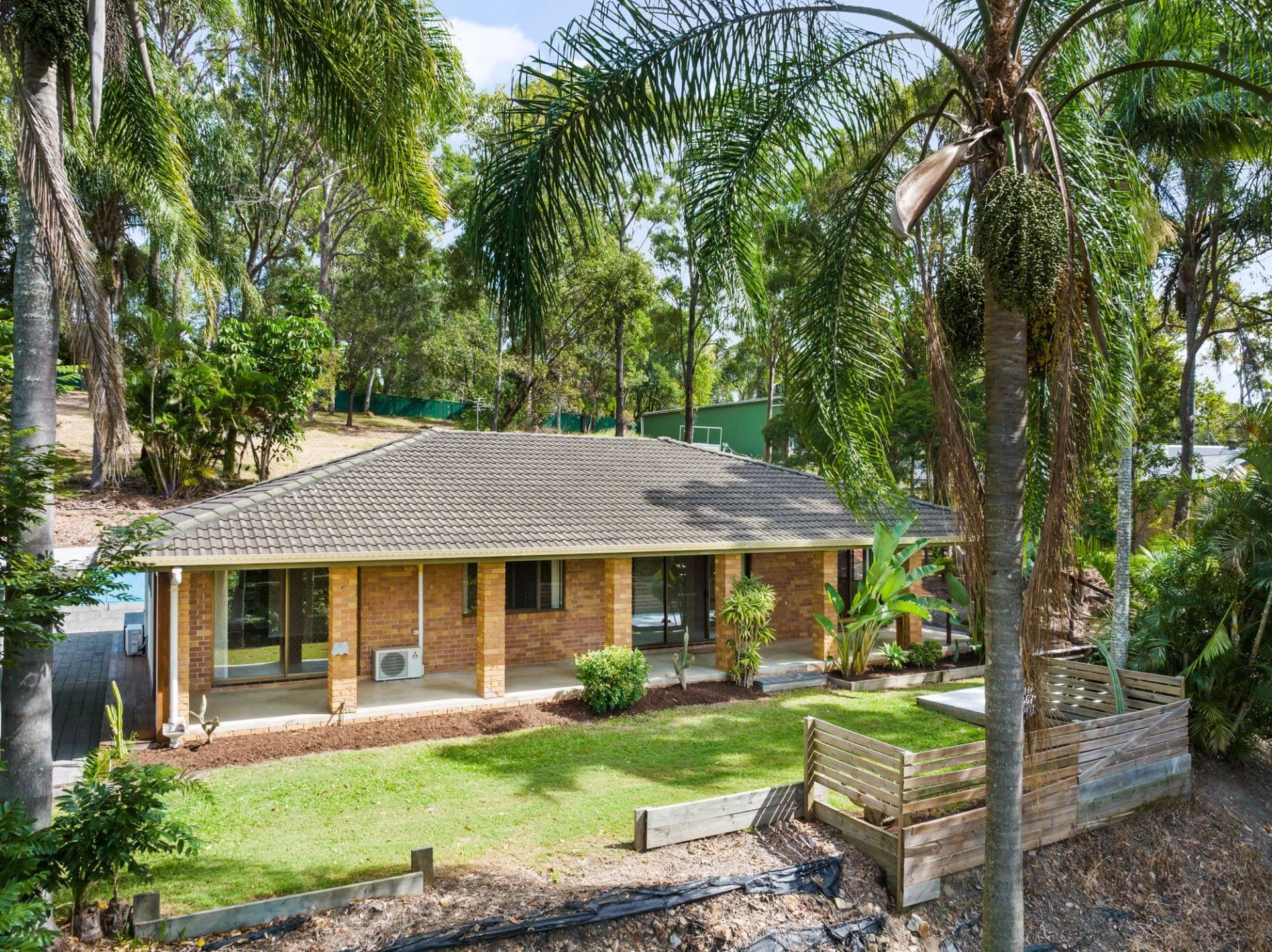 218 Banyula Drive, Gaven - Thumbnail 6