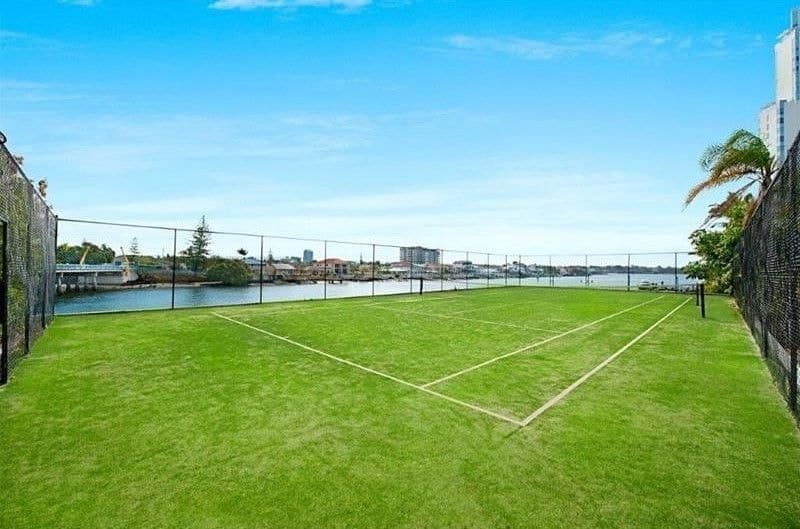 22C/2 Riverview Parade, Surfers Paradise - Image 1