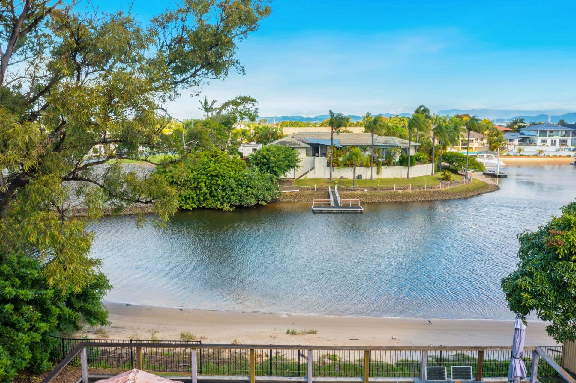 2 Delungra Street, Broadbeach Waters - Thumbnail 4