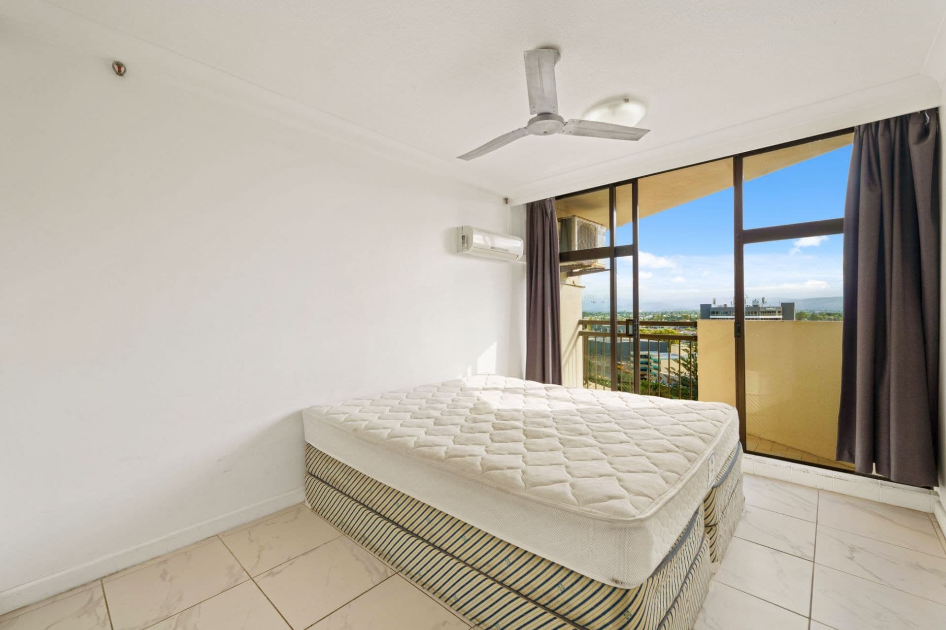 1208/18 Hanlan Street, Surfers Paradise - Thumbnail 8