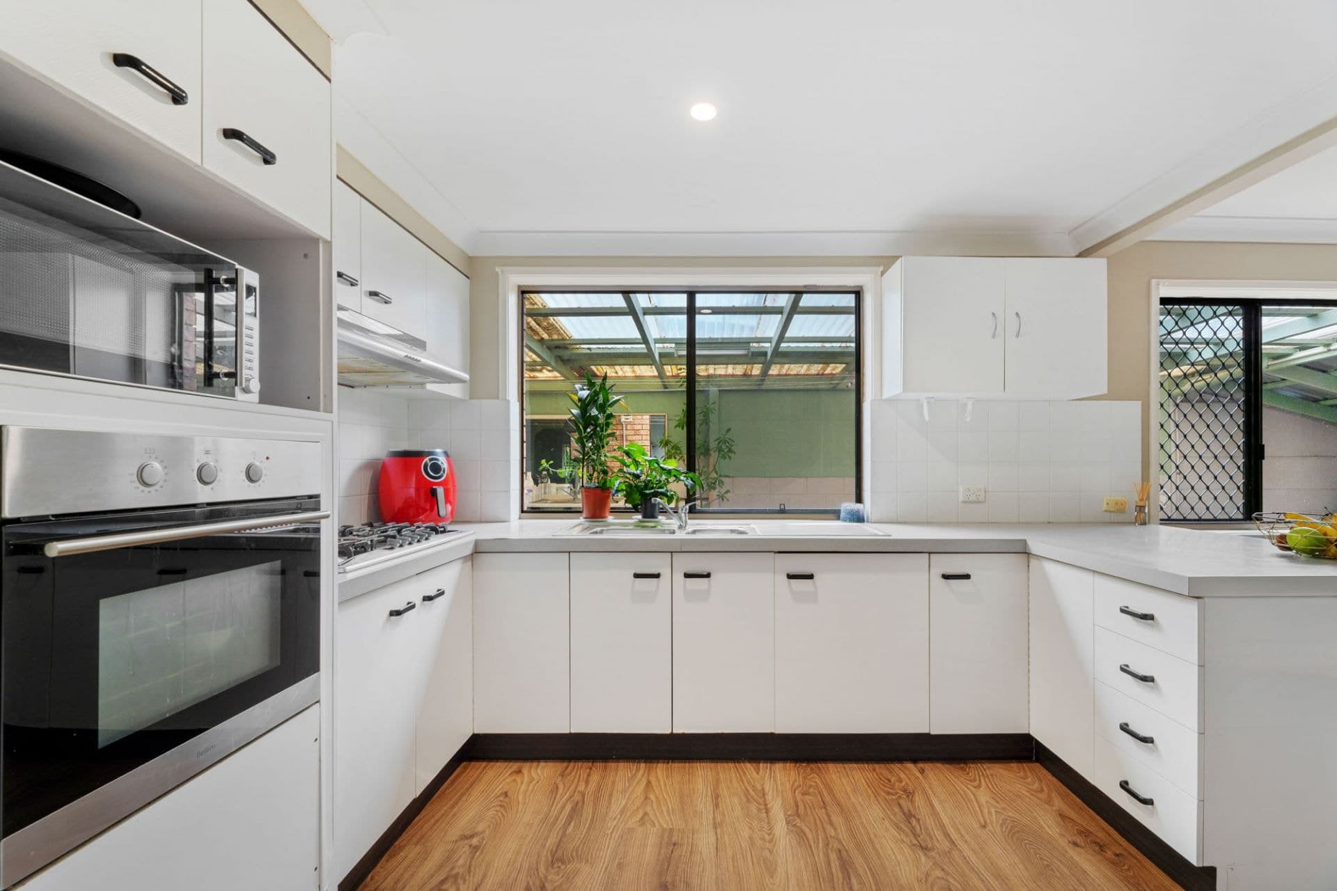 7 Collingwood Court, Arundel - Thumbnail 5