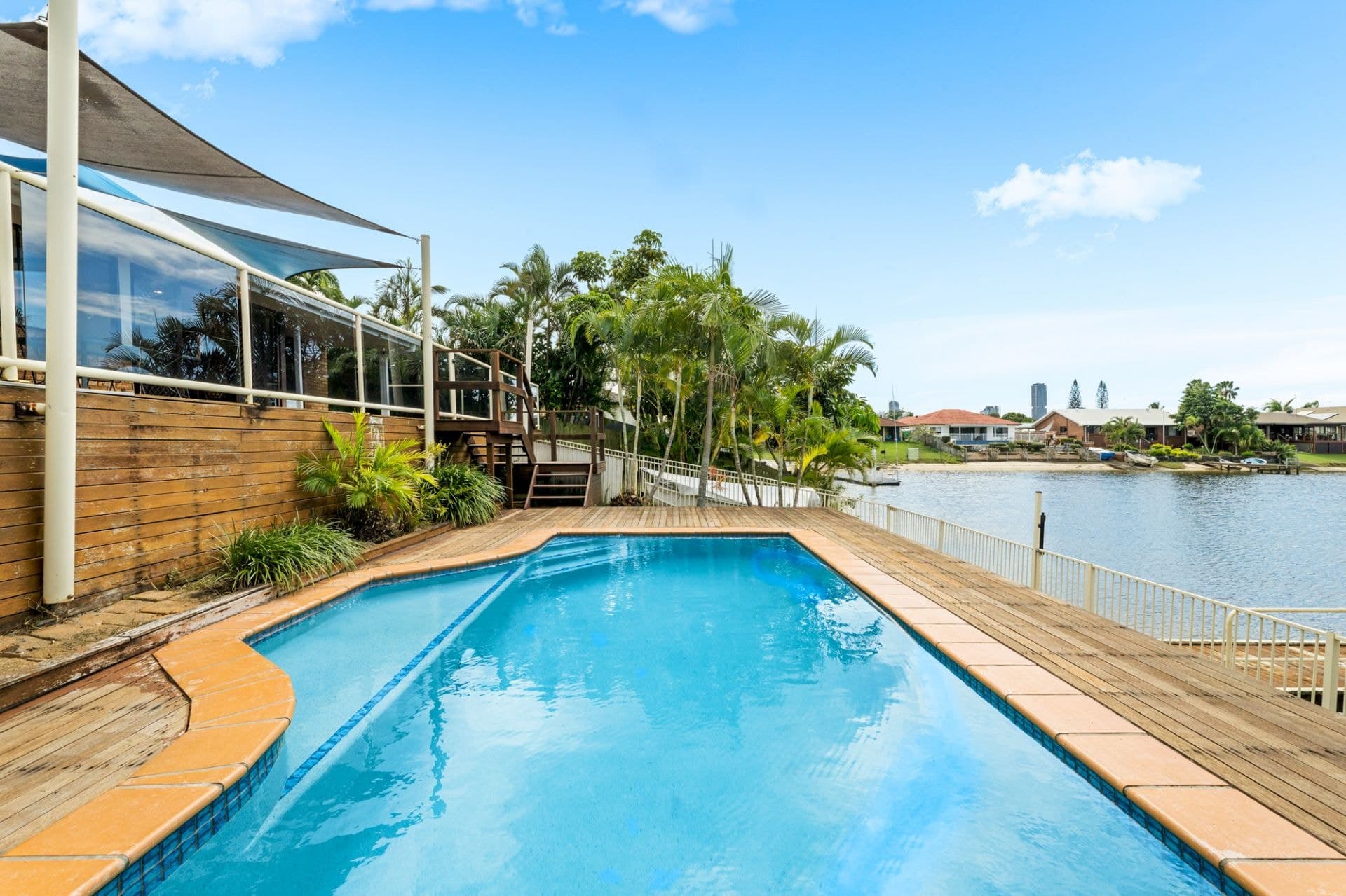 210 Sunshine Boulevard, Mermaid Waters - Thumbnail 3