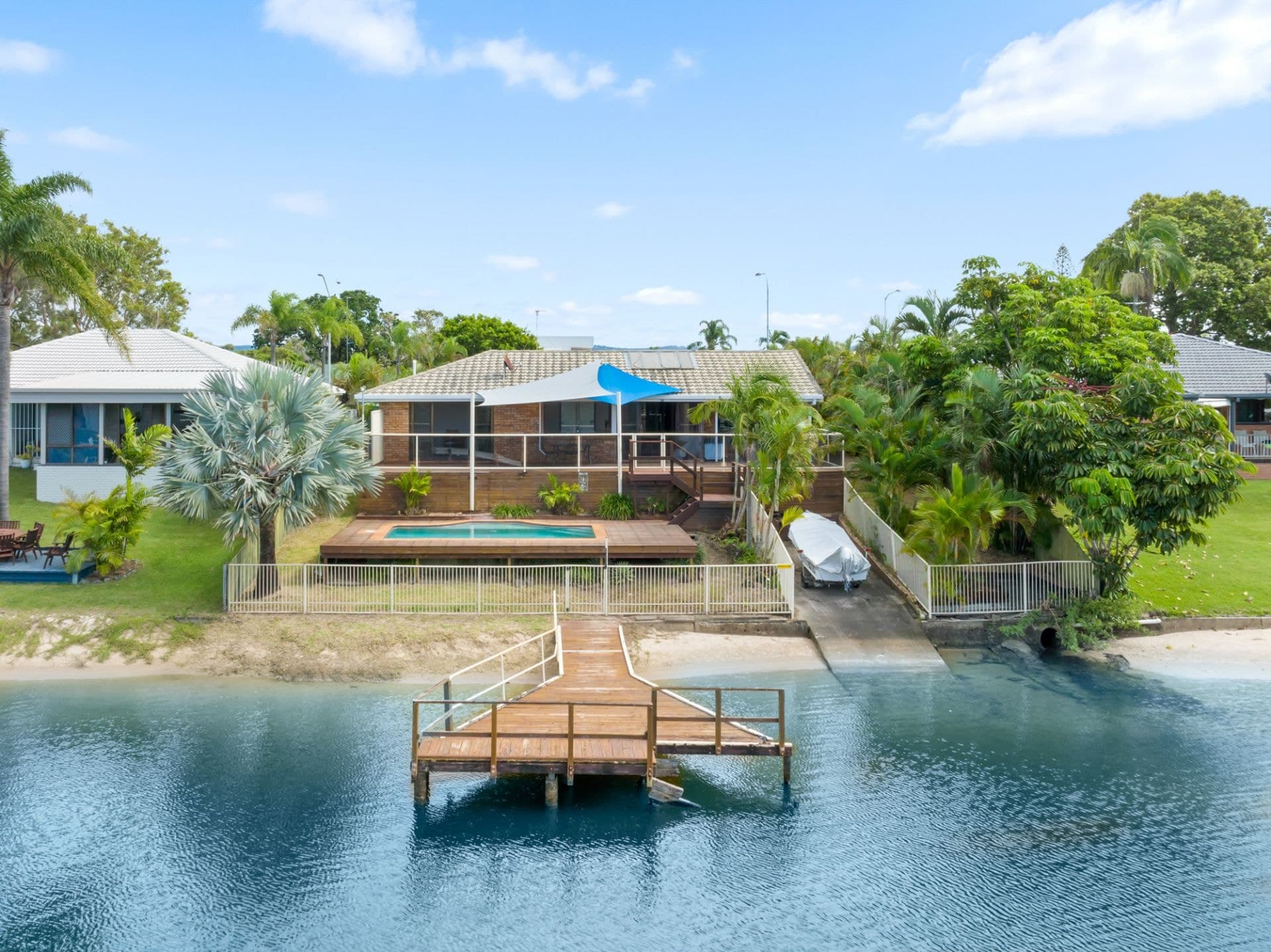 210 Sunshine Boulevard, Mermaid Waters - Thumbnail 4
