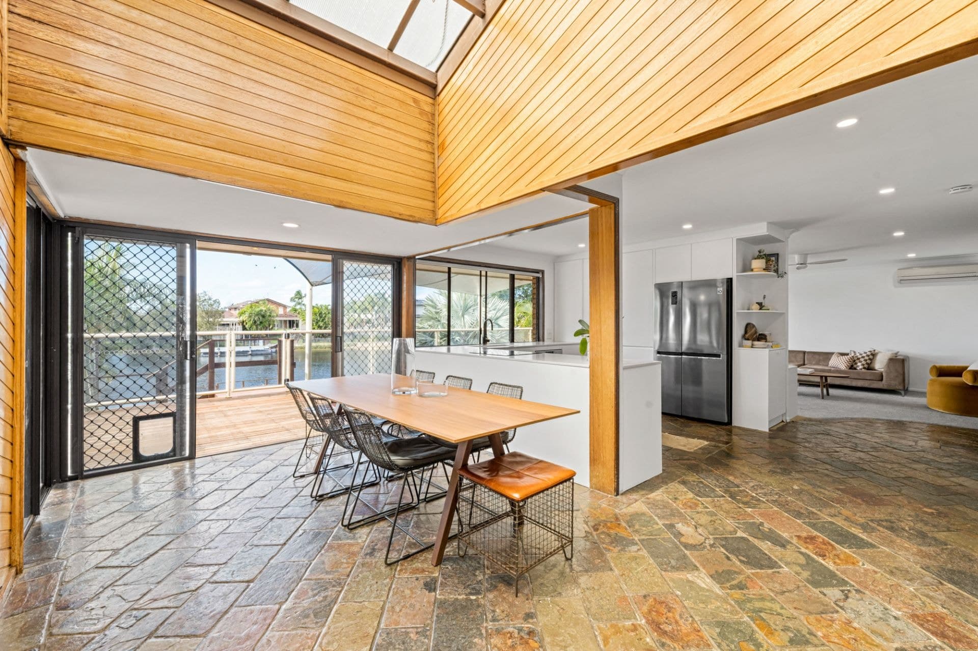 210 Sunshine Boulevard, Mermaid Waters - Thumbnail 5