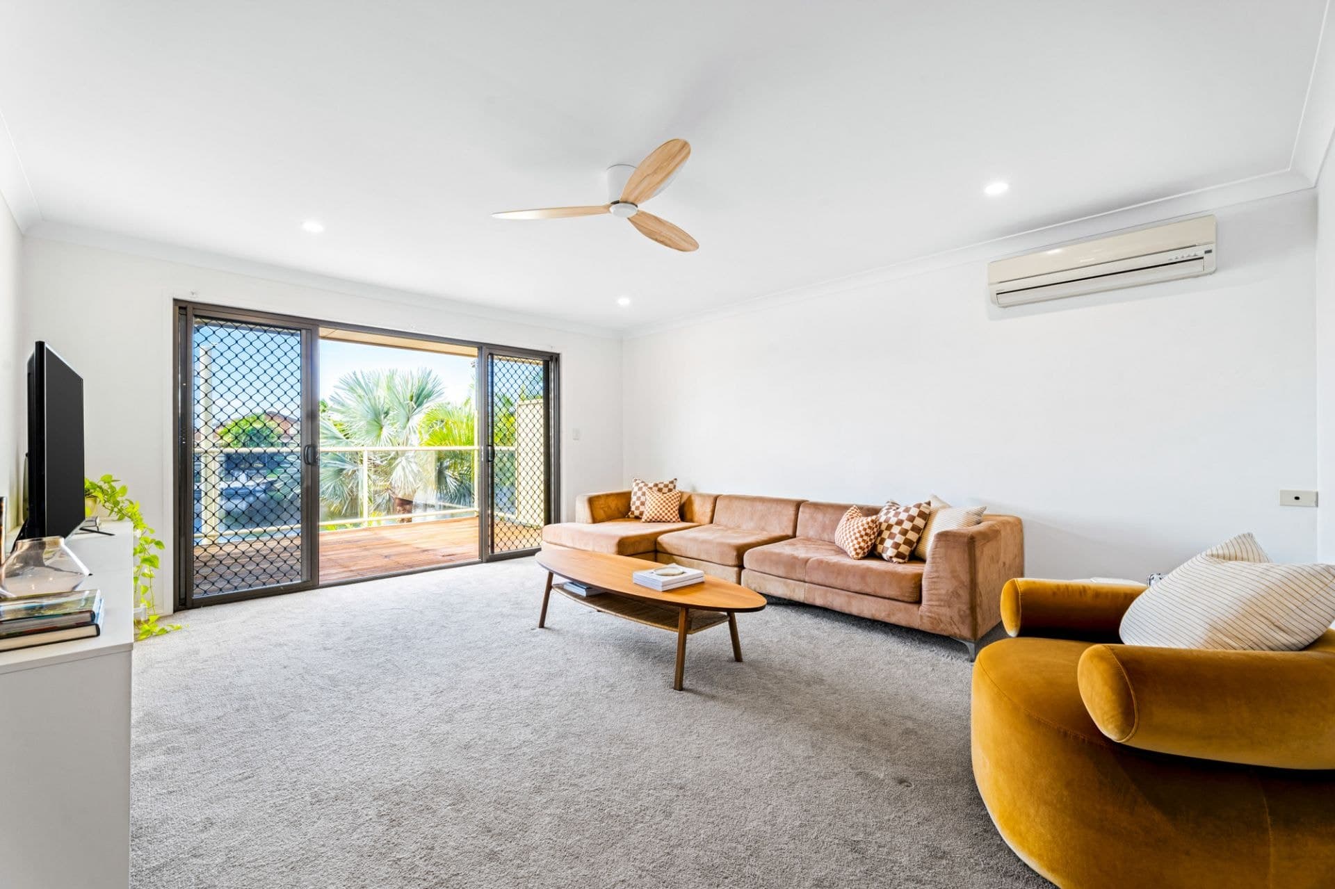 210 Sunshine Boulevard, Mermaid Waters - Thumbnail 8