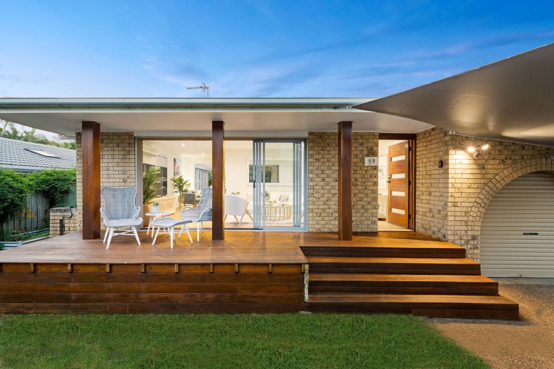 59 Surf Street, Mermaid Waters - Thumbnail 2