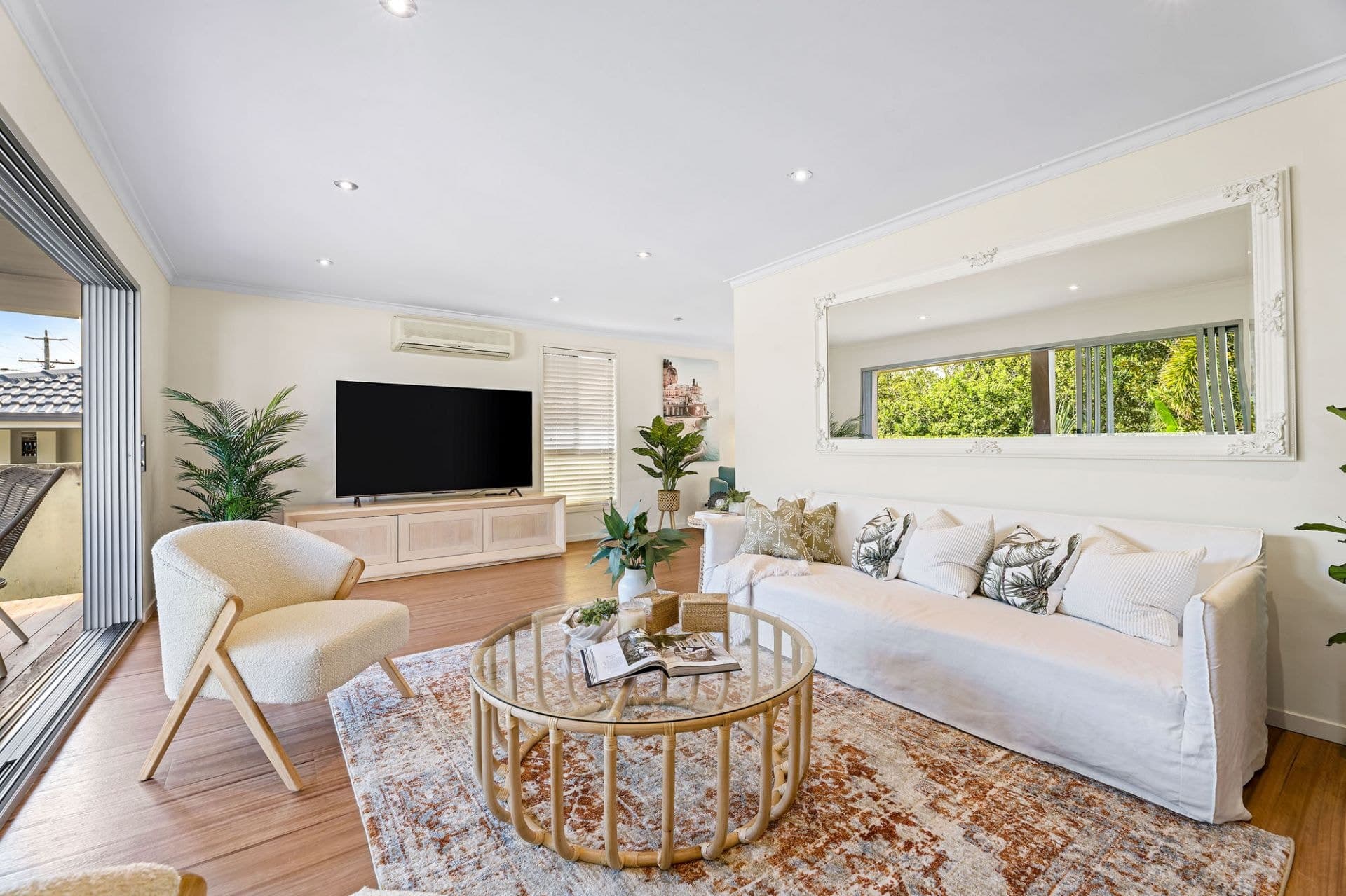 59 Surf Street, Mermaid Waters - Thumbnail 3