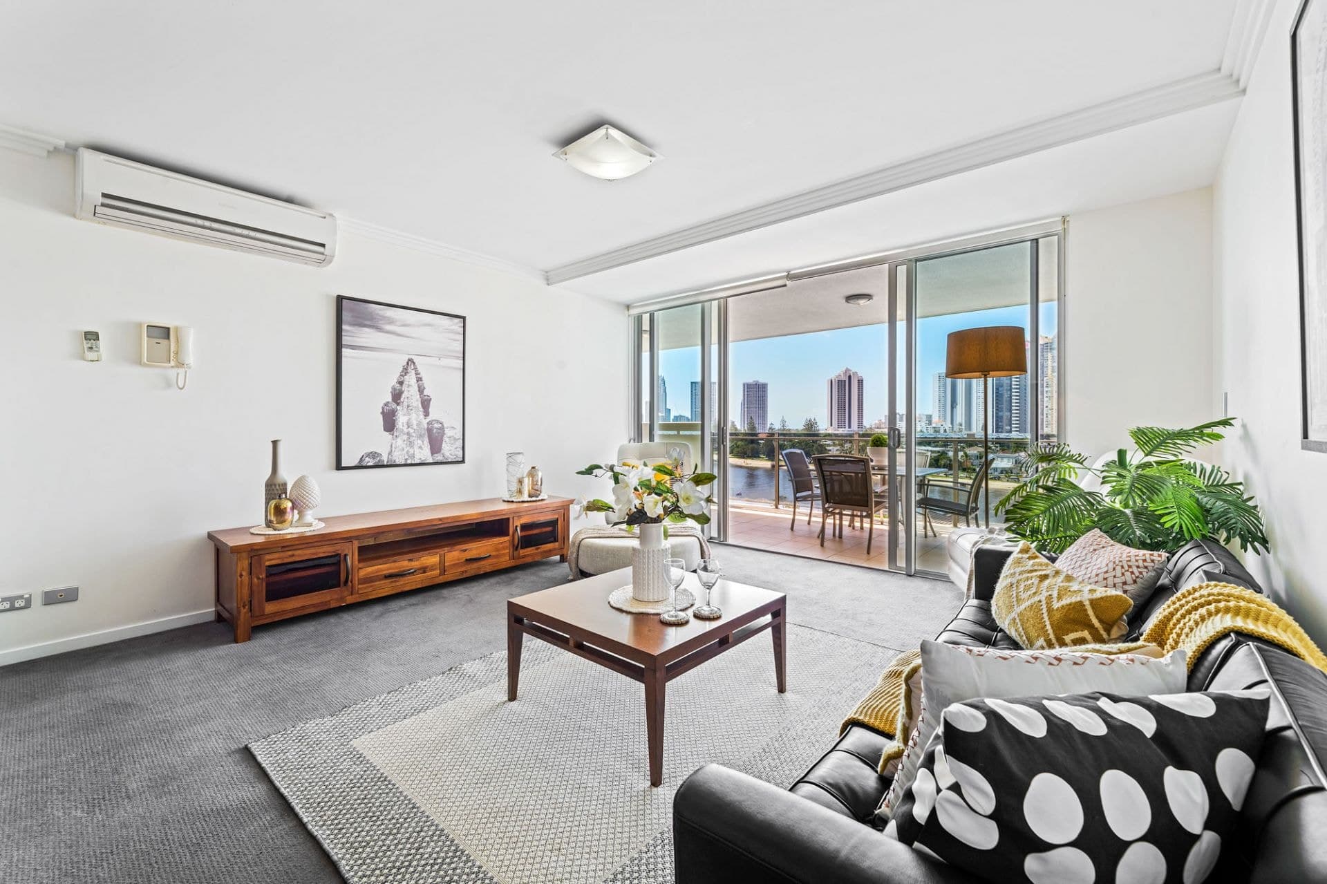 52/53 Darrambal Street, Chevron Island - Thumbnail 2