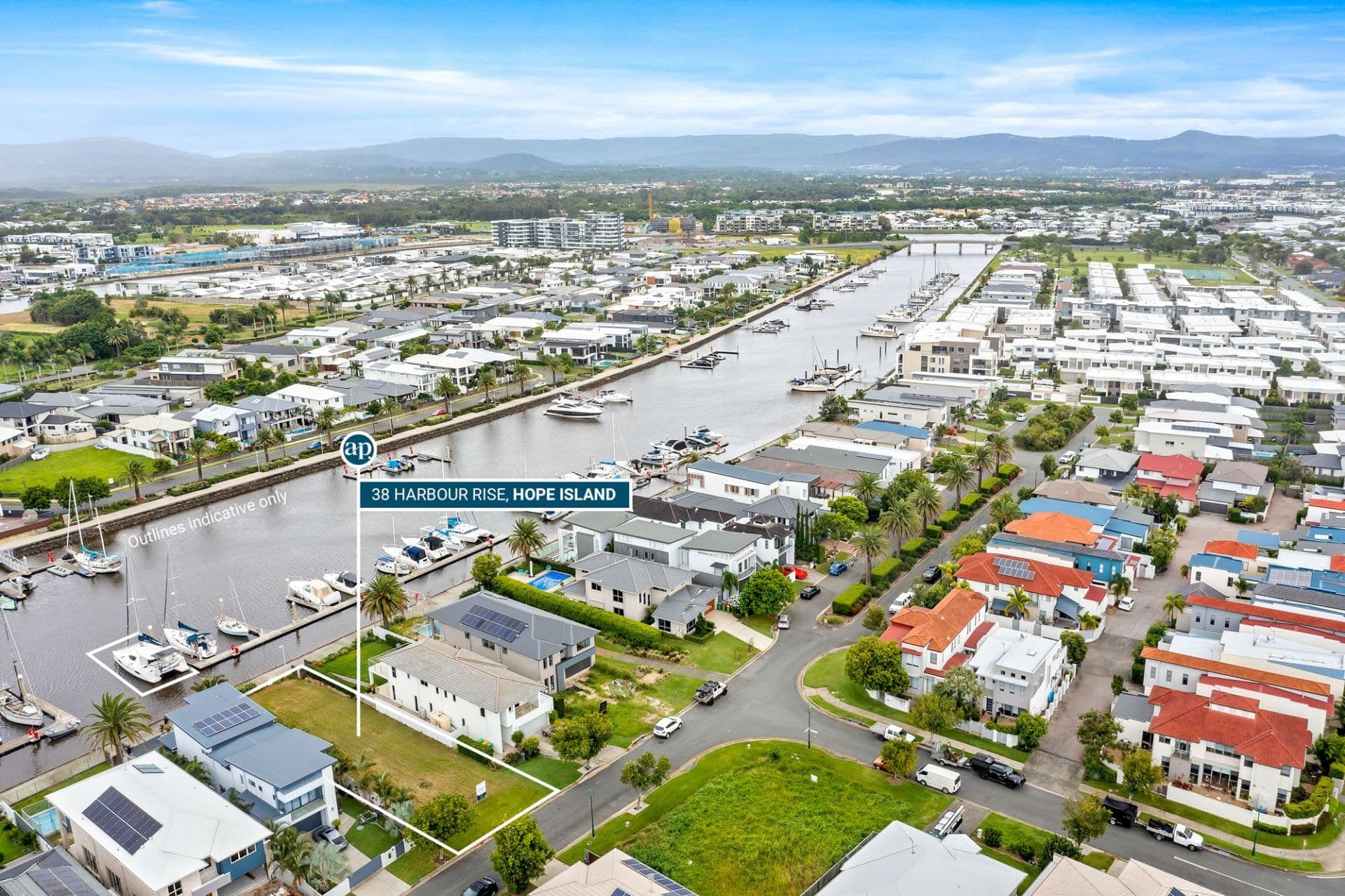 38 Harbour Rise, Hope Island - Image 1