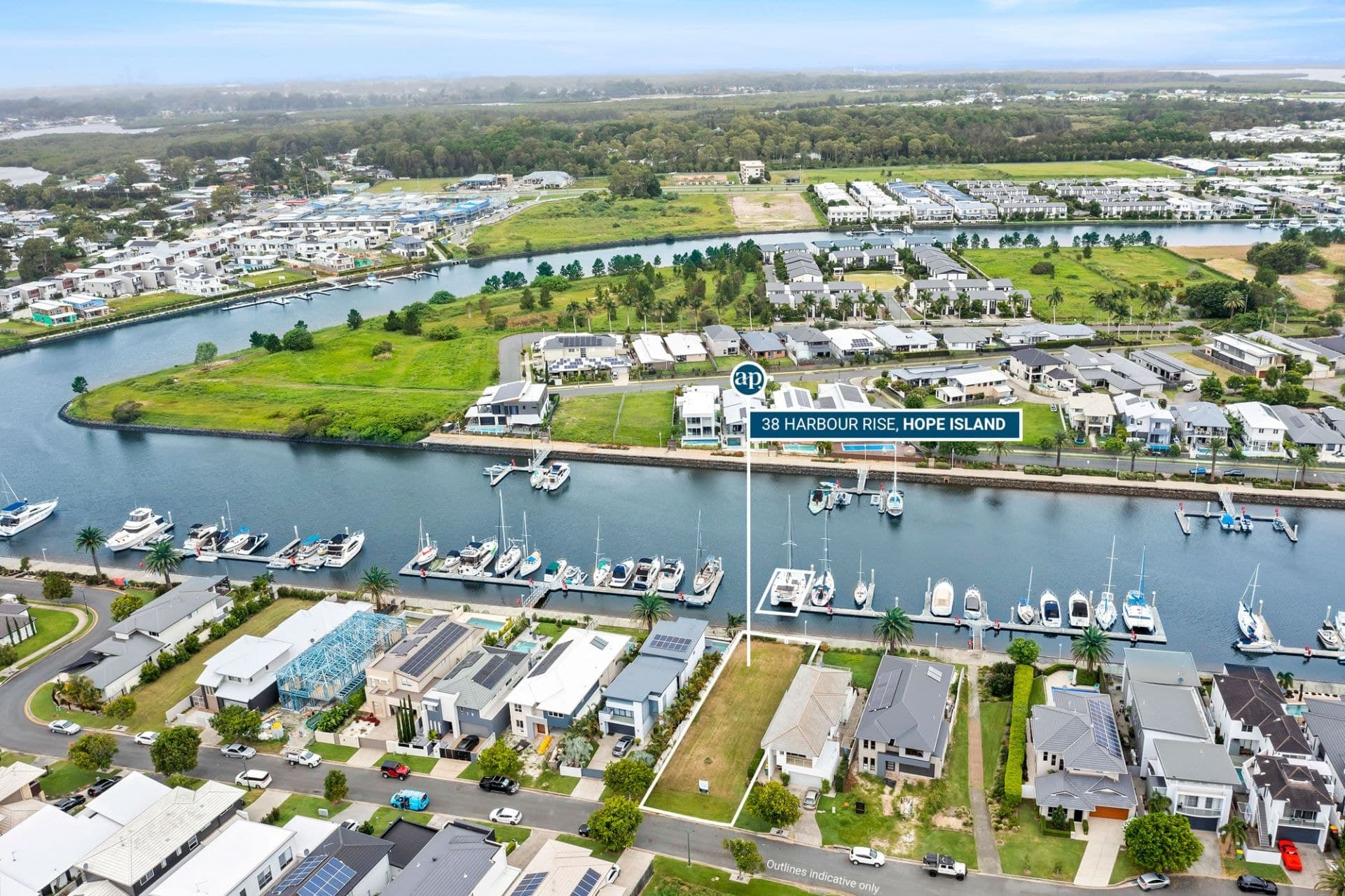 38 Harbour Rise, Hope Island - Thumbnail 3