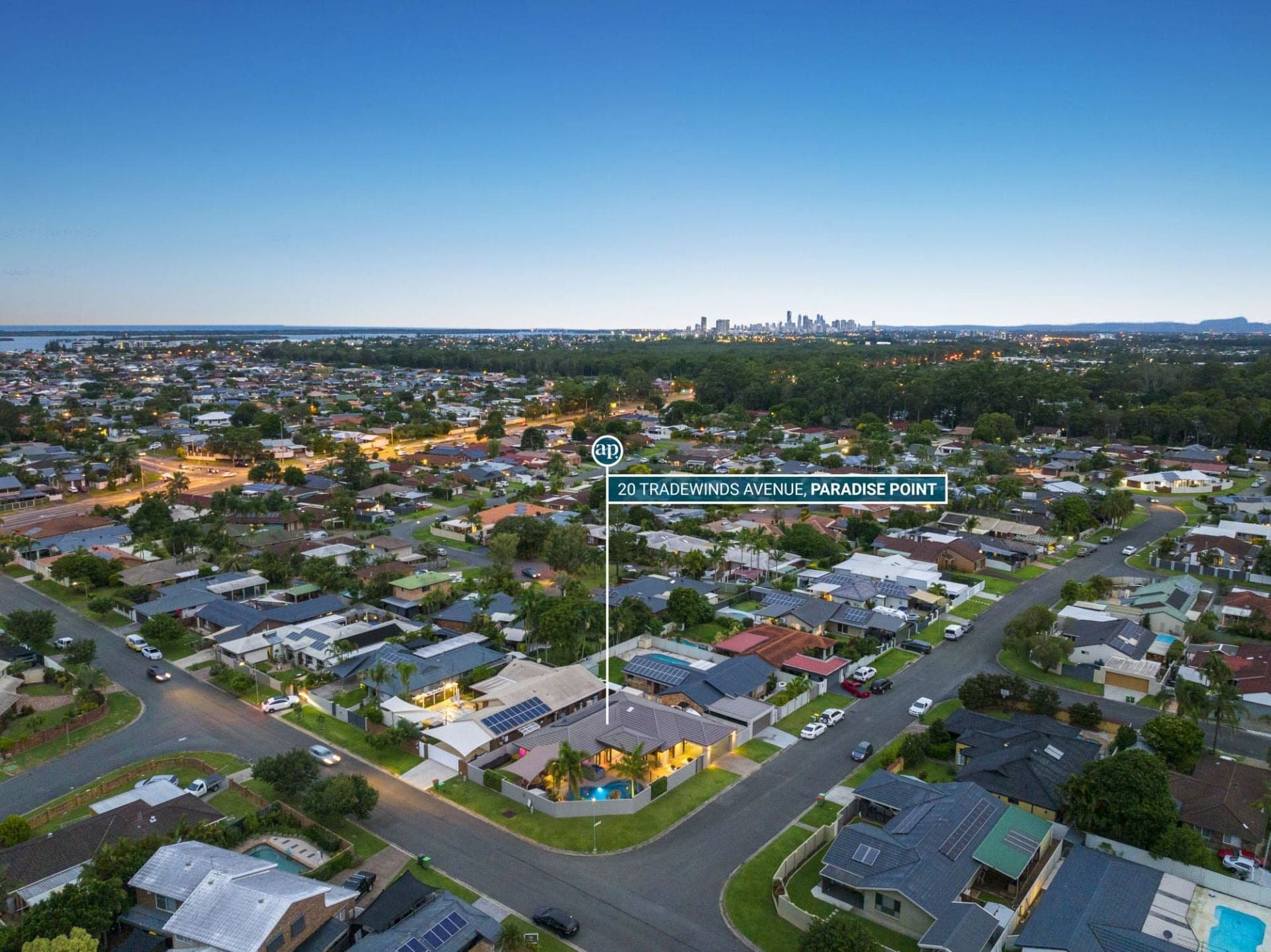 20 Tradewinds Avenue, Paradise Point - Thumbnail 4