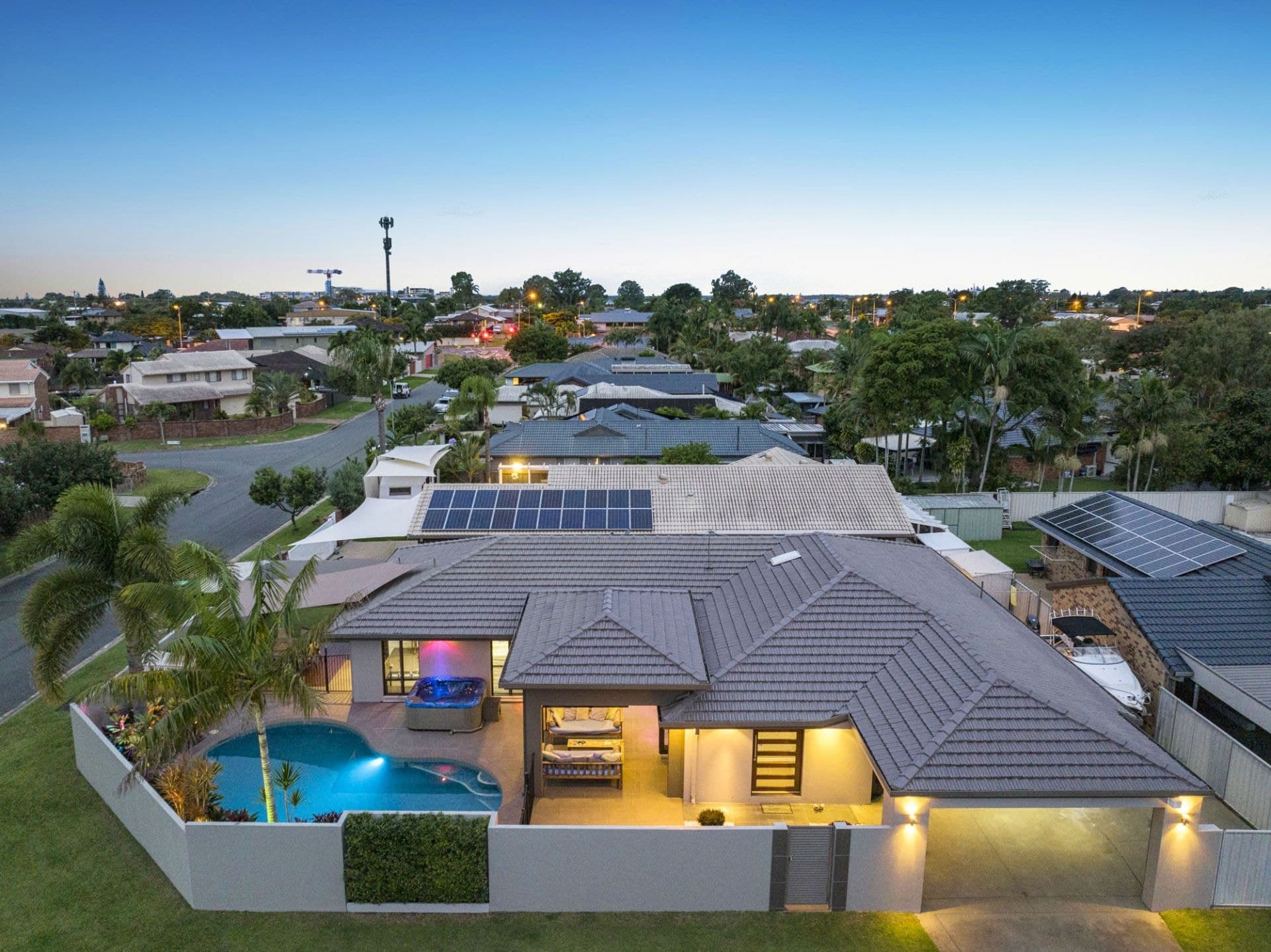 20 Tradewinds Avenue, Paradise Point - Thumbnail 5