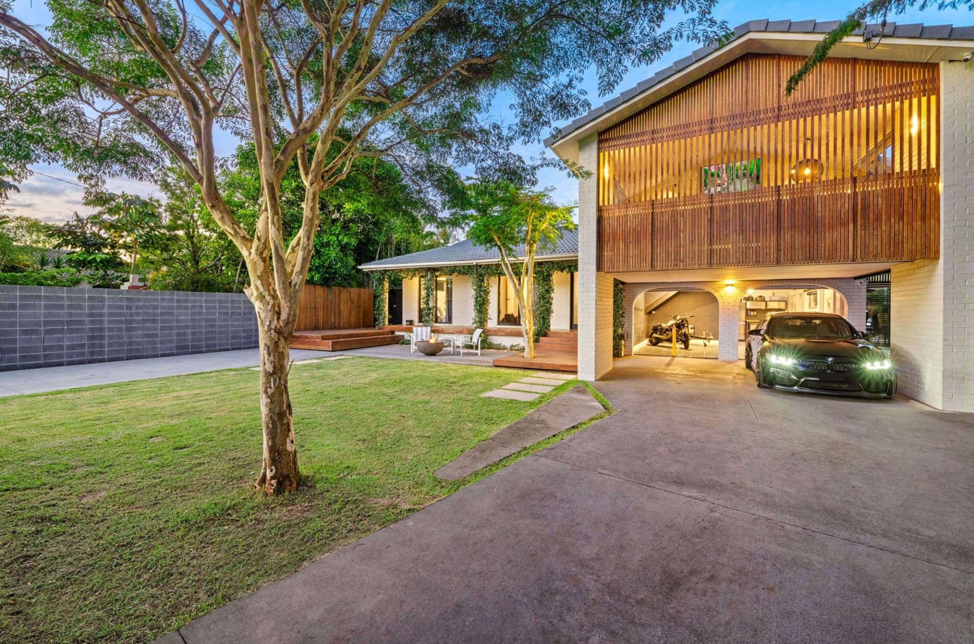 32 Karina Crescent, Broadbeach Waters - Thumbnail 2