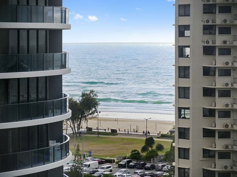 21/14 Elizabeth Avenue, Broadbeach - Image 1