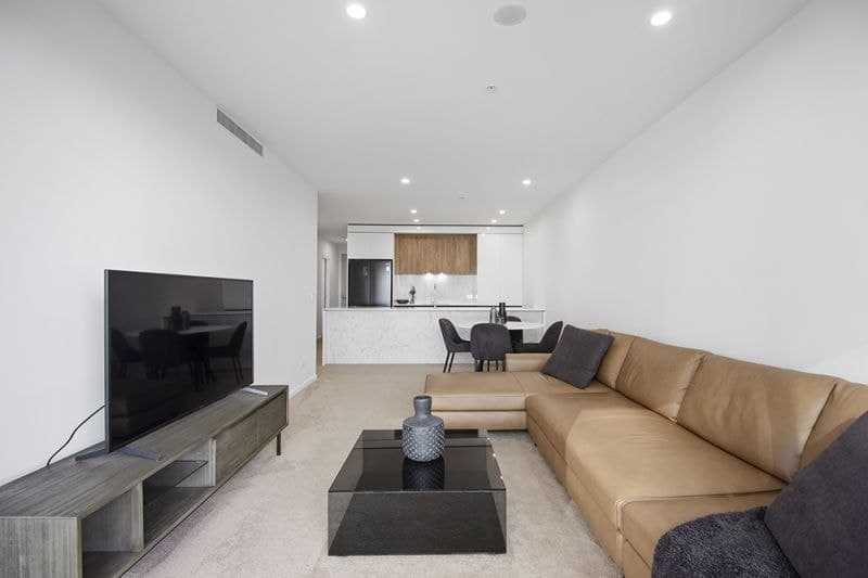 21/14 Elizabeth Avenue, Broadbeach - Thumbnail 4