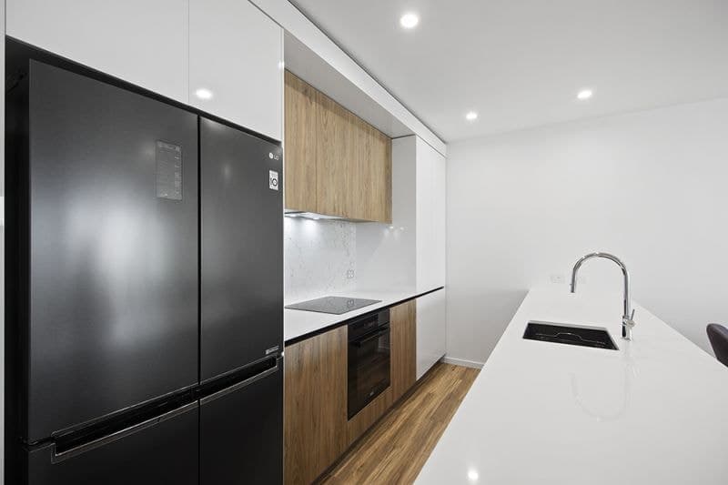 21/14 Elizabeth Avenue, Broadbeach - Thumbnail 5