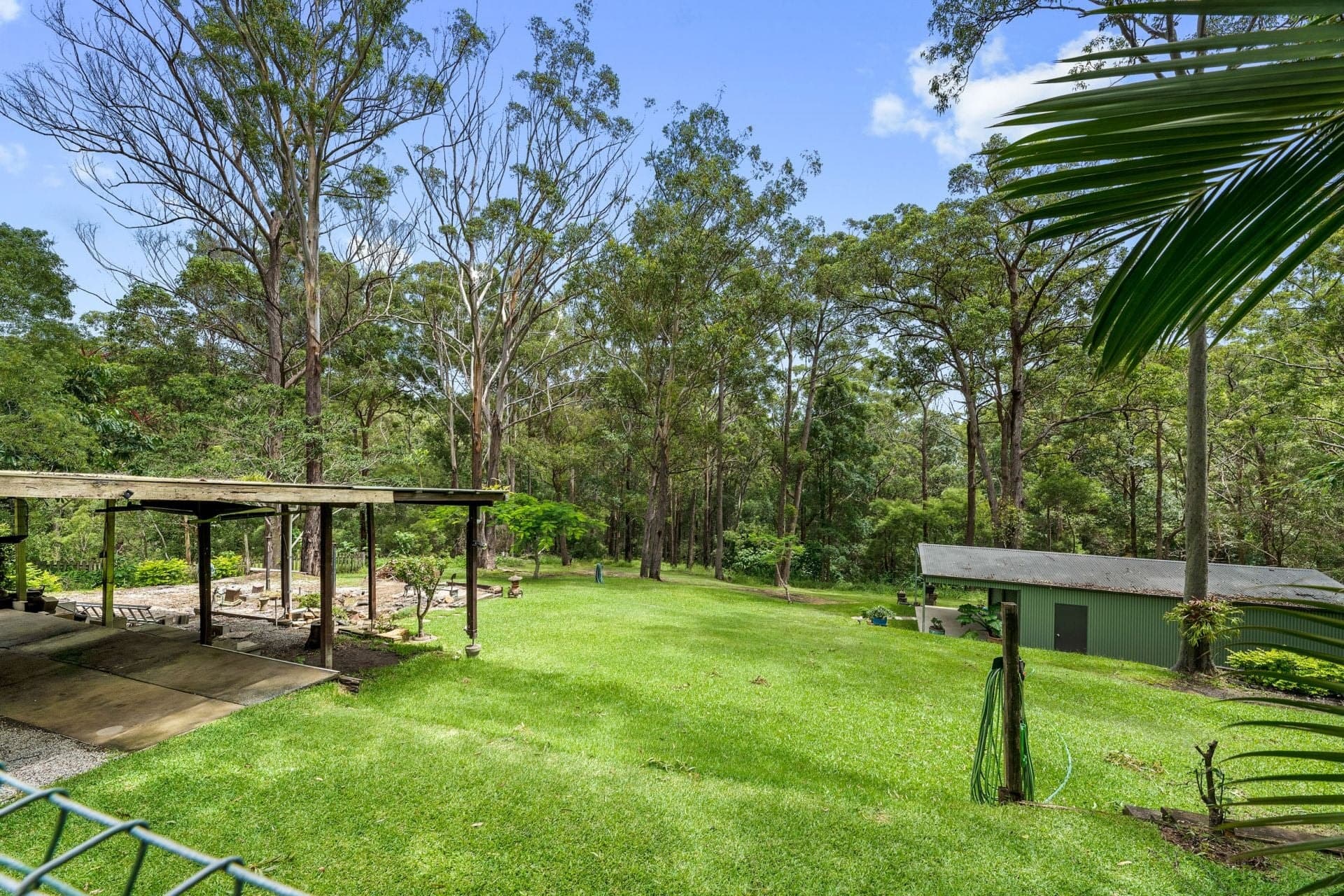 153 Simpsons Road, Elanora - Thumbnail 2