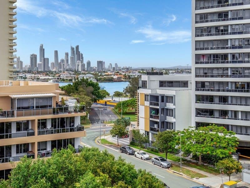 416/6 Aqua Street, Southport - Thumbnail 4