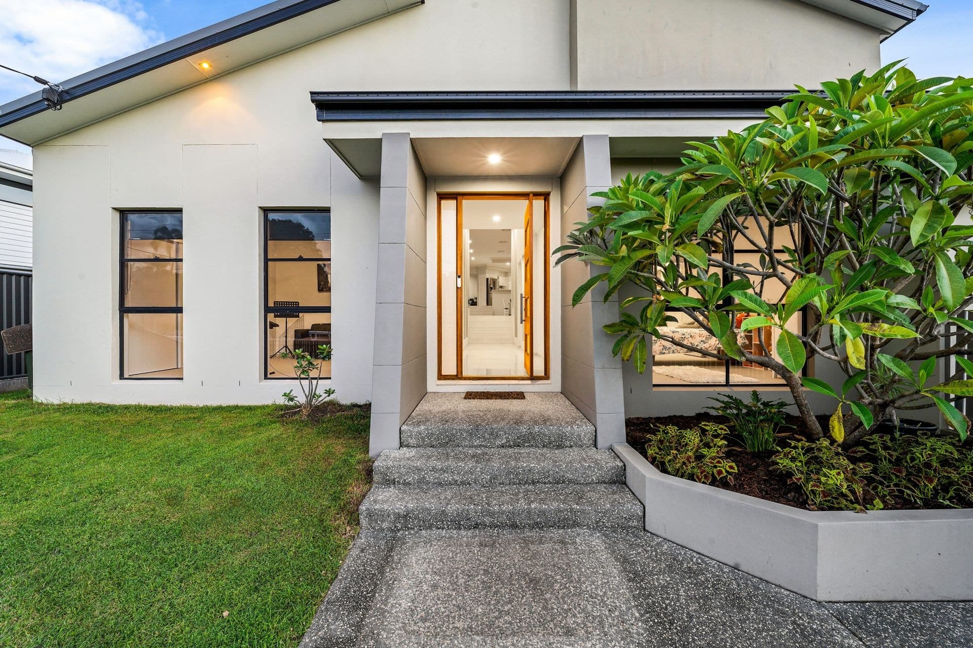 89A Yangoora Crescent, Ashmore - Thumbnail 3