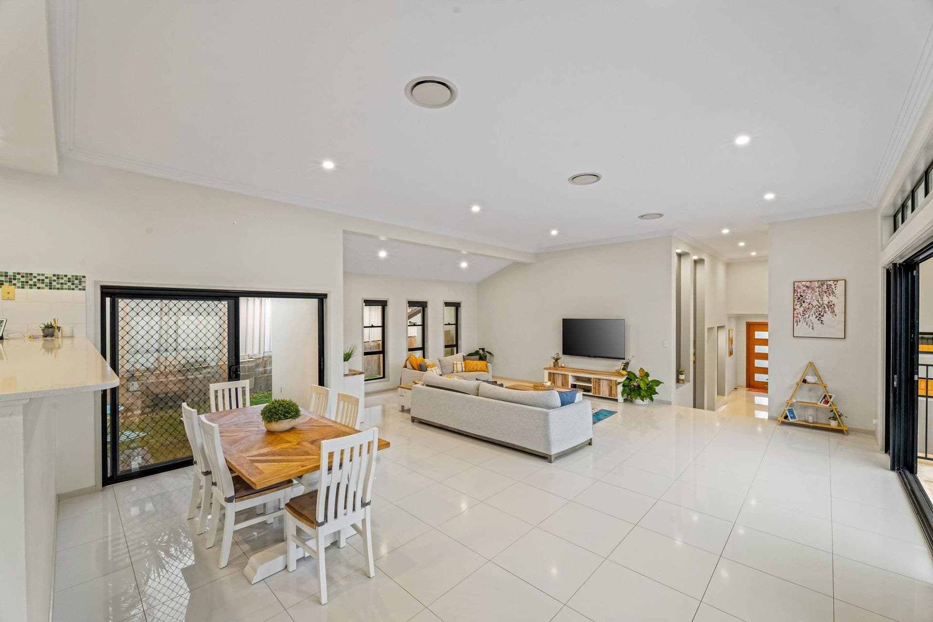 89A Yangoora Crescent, Ashmore - Thumbnail 5
