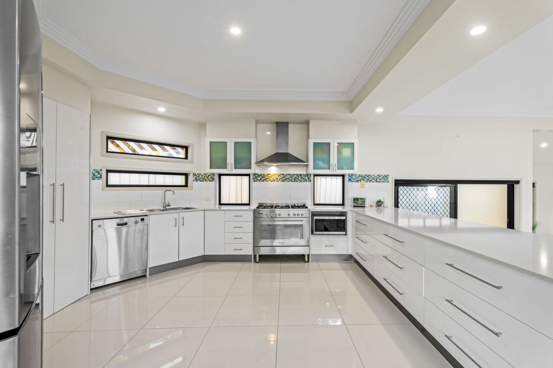 89A Yangoora Crescent, Ashmore - Thumbnail 6