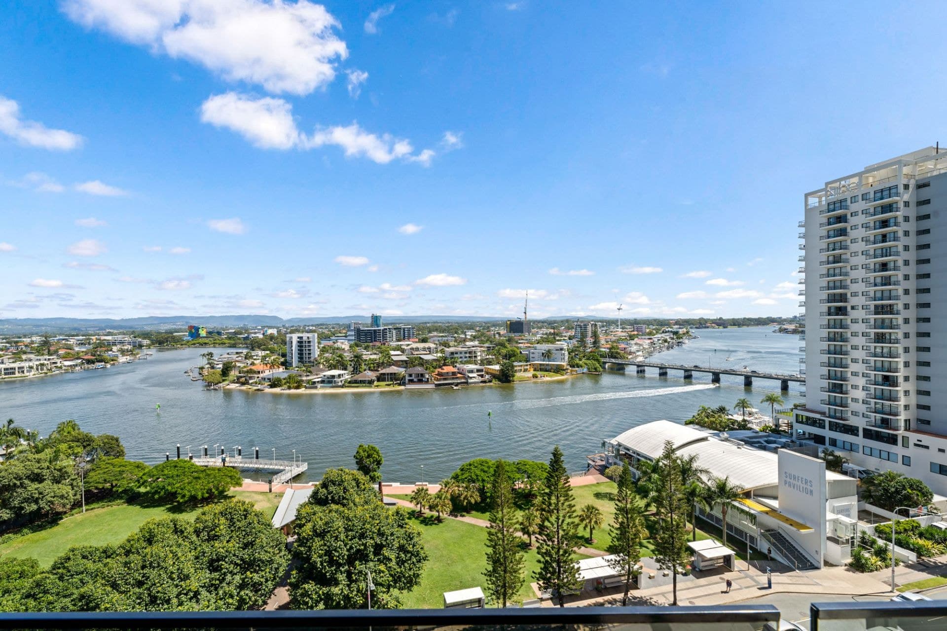2097/9 Ferny Avenue, Surfers Paradise - Thumbnail 3