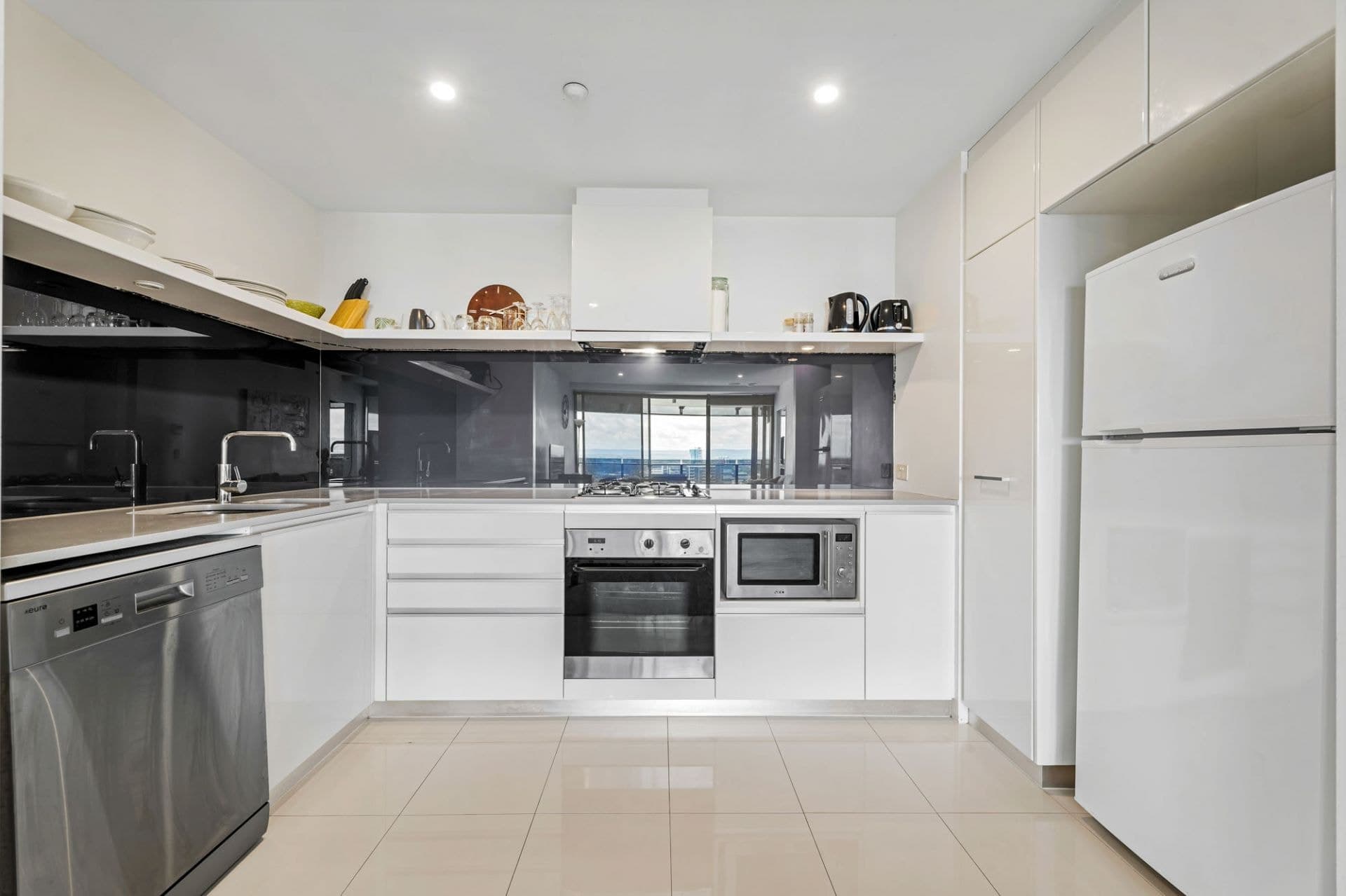 2097/9 Ferny Avenue, Surfers Paradise - Thumbnail 7