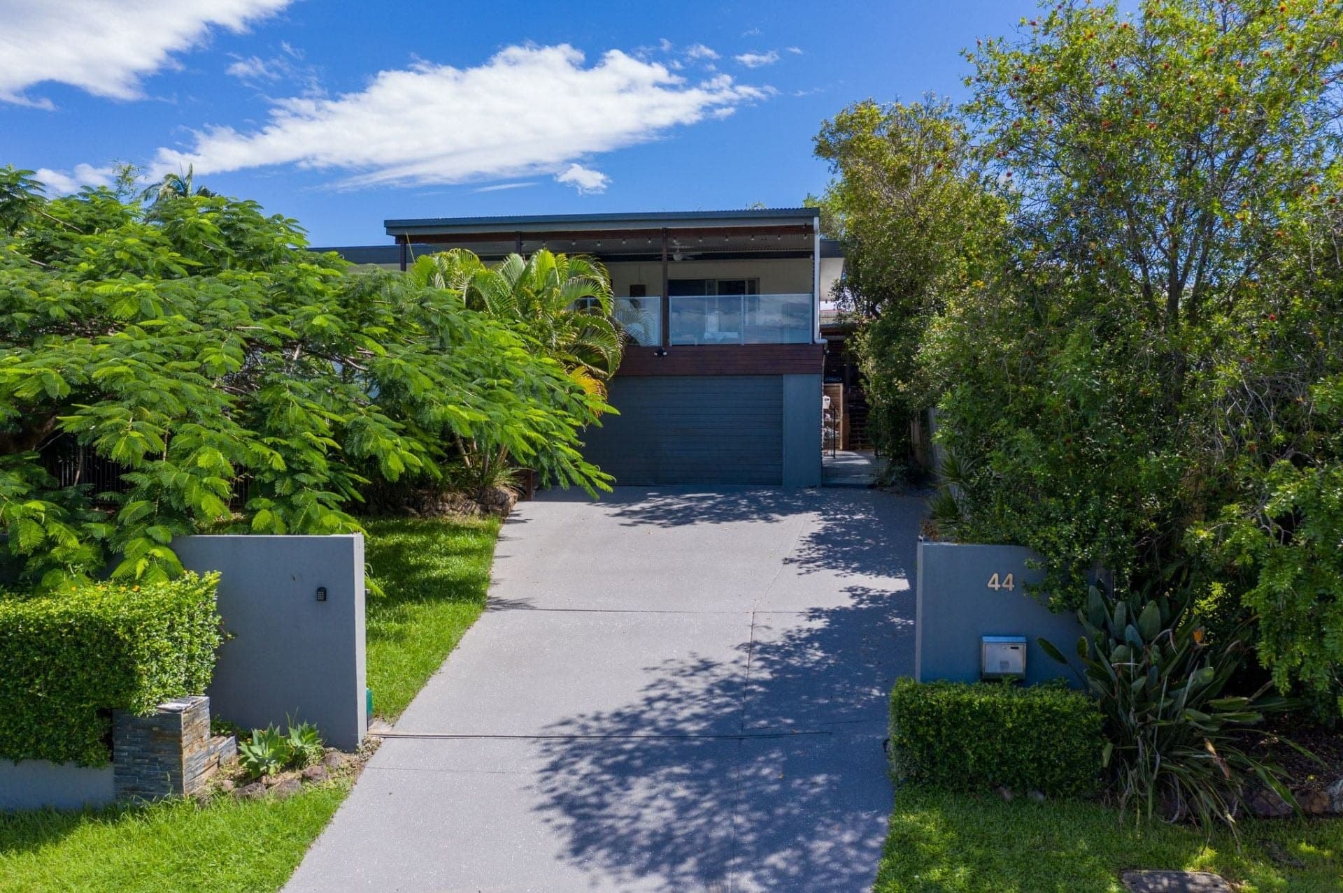 44 Yangoora Crescent, Ashmore - Thumbnail 2