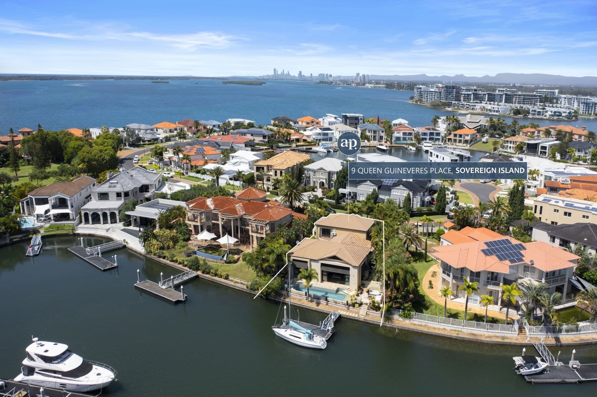 9 Queen Guineveres Place, Sovereign Islands - Image 1
