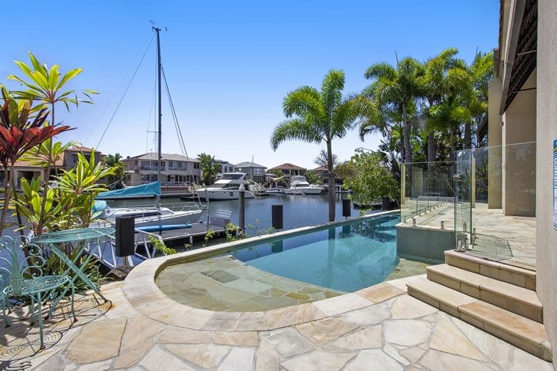9 Queen Guineveres Place, Sovereign Islands - Thumbnail 3