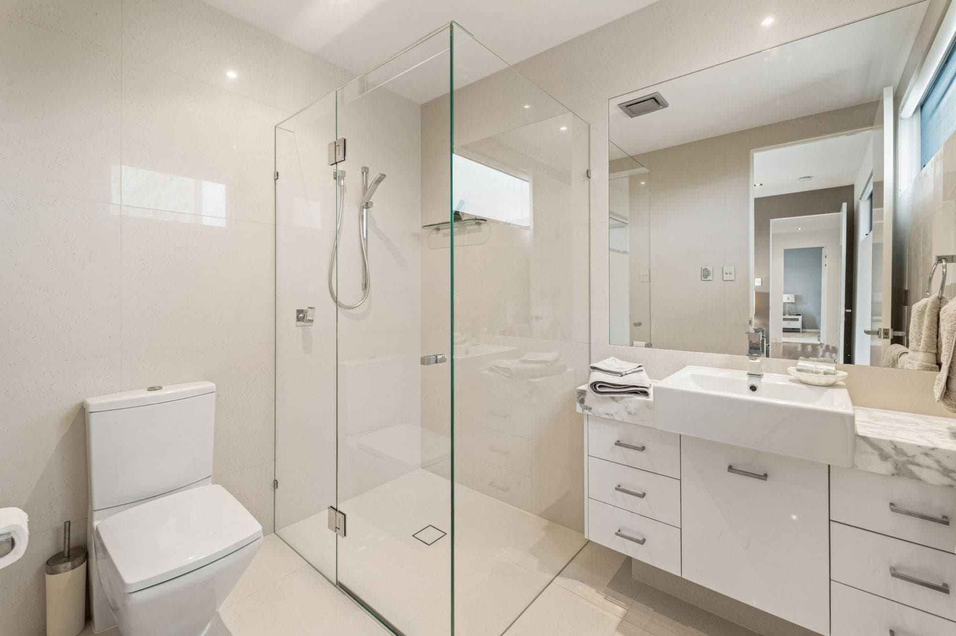 19 Midshipman Court, Paradise Waters - Image 1