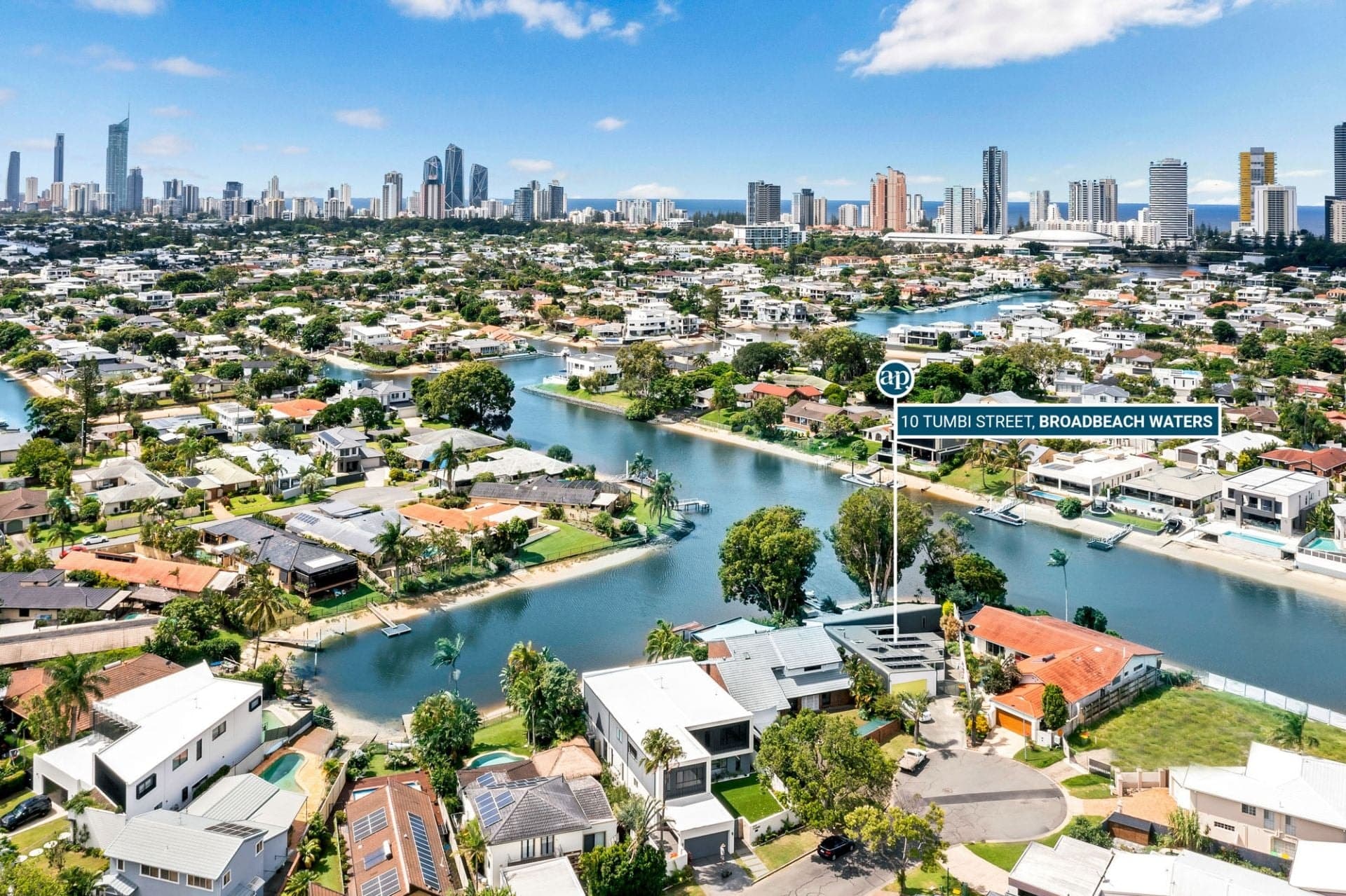 10 Tumbi Street, Broadbeach Waters - Thumbnail 2